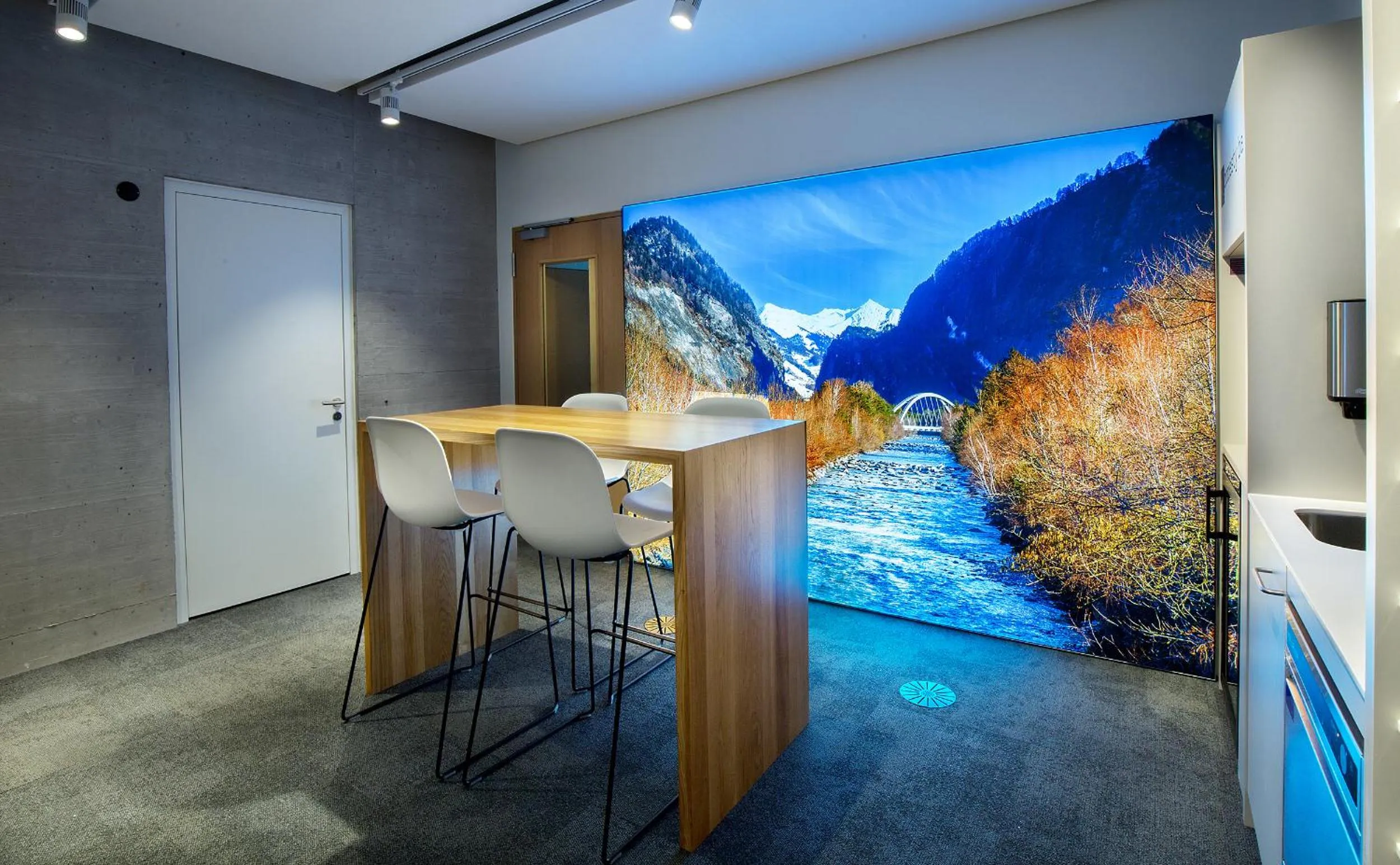 Kitchen or kitchenette in b_smart motel Landquart