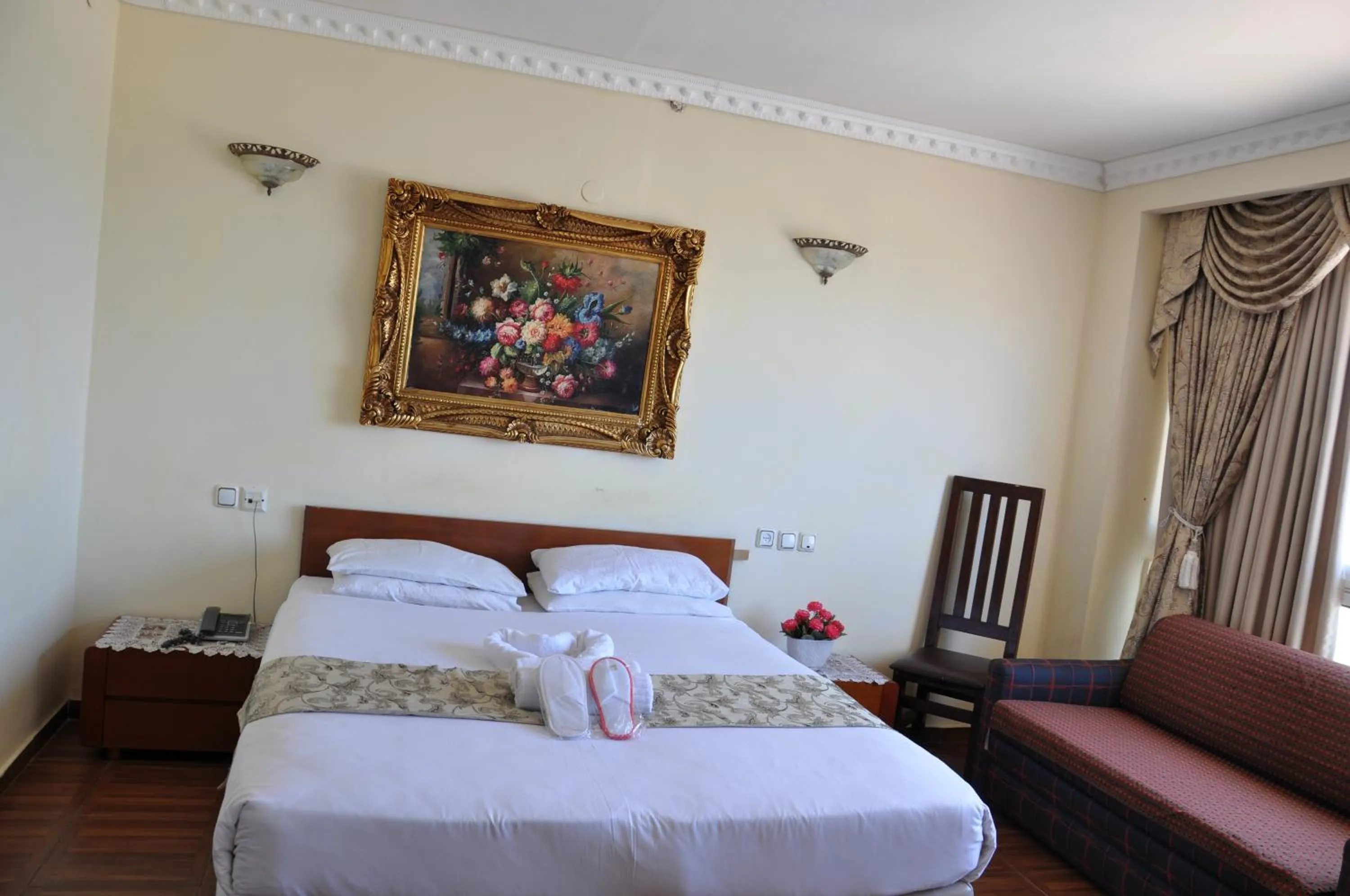 Photo of the whole room, Bed in Hotel Suites Bat Yam