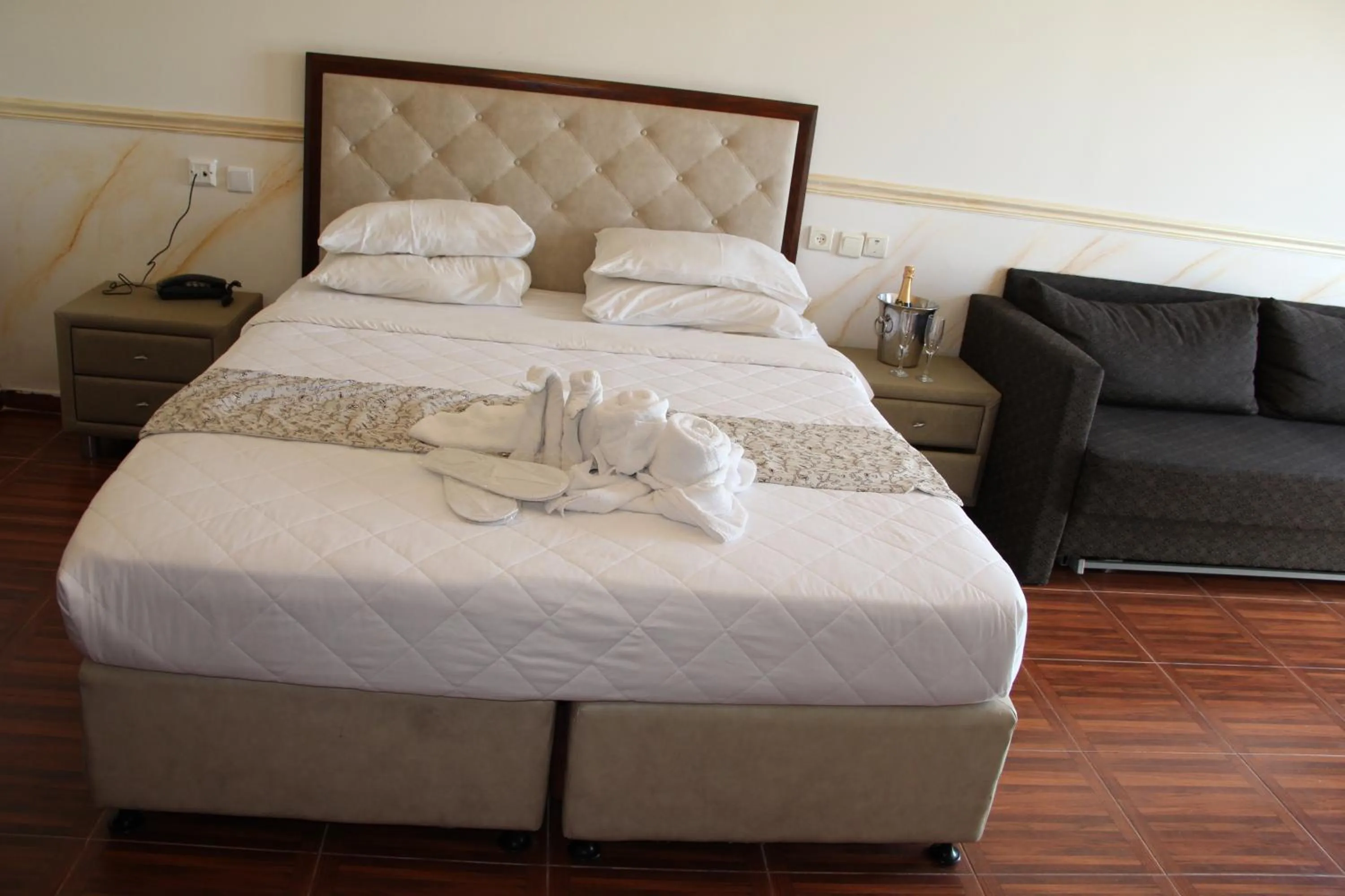 Bed in Hotel Suites Bat Yam