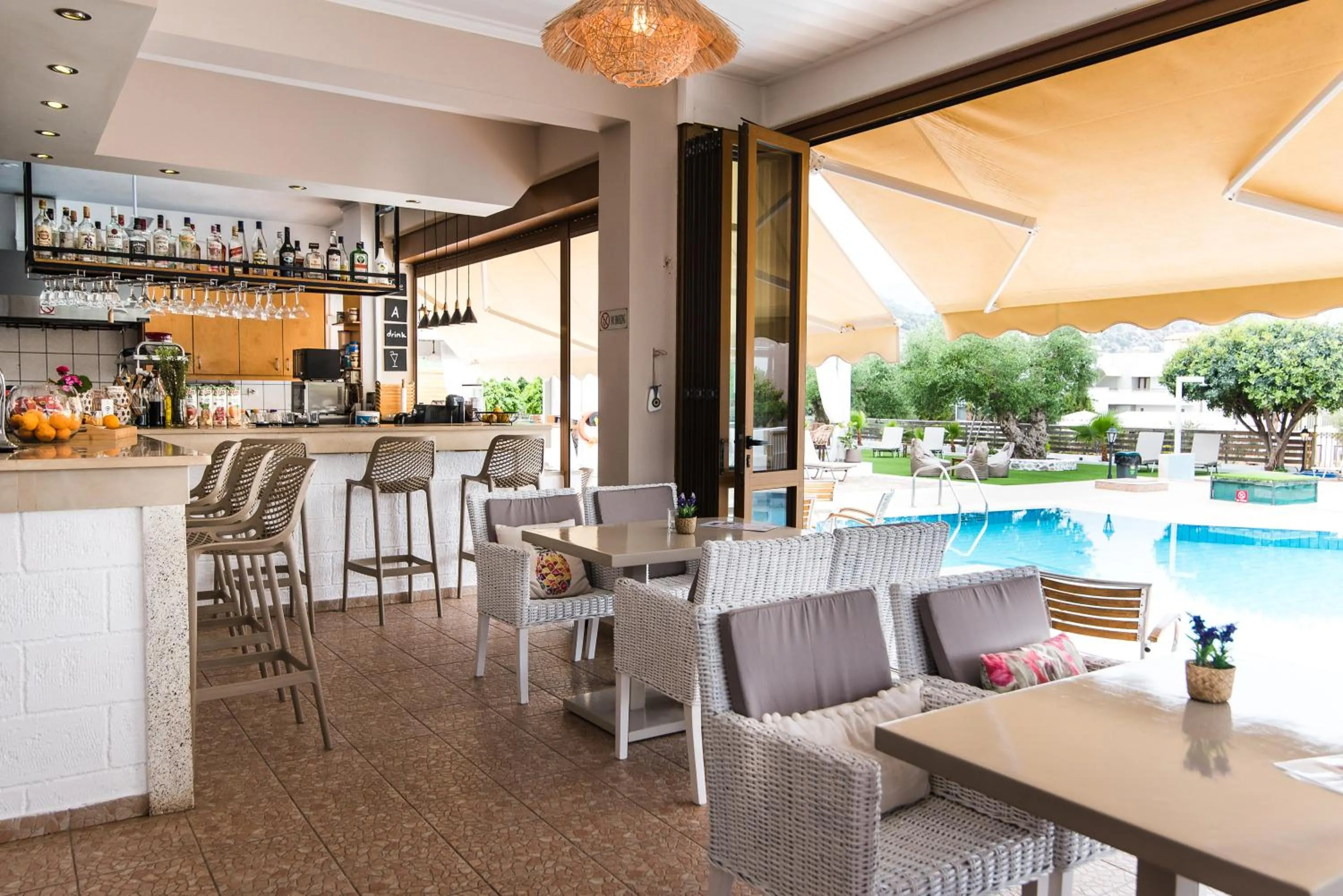 Restaurant/places to eat in Newcastle Studios