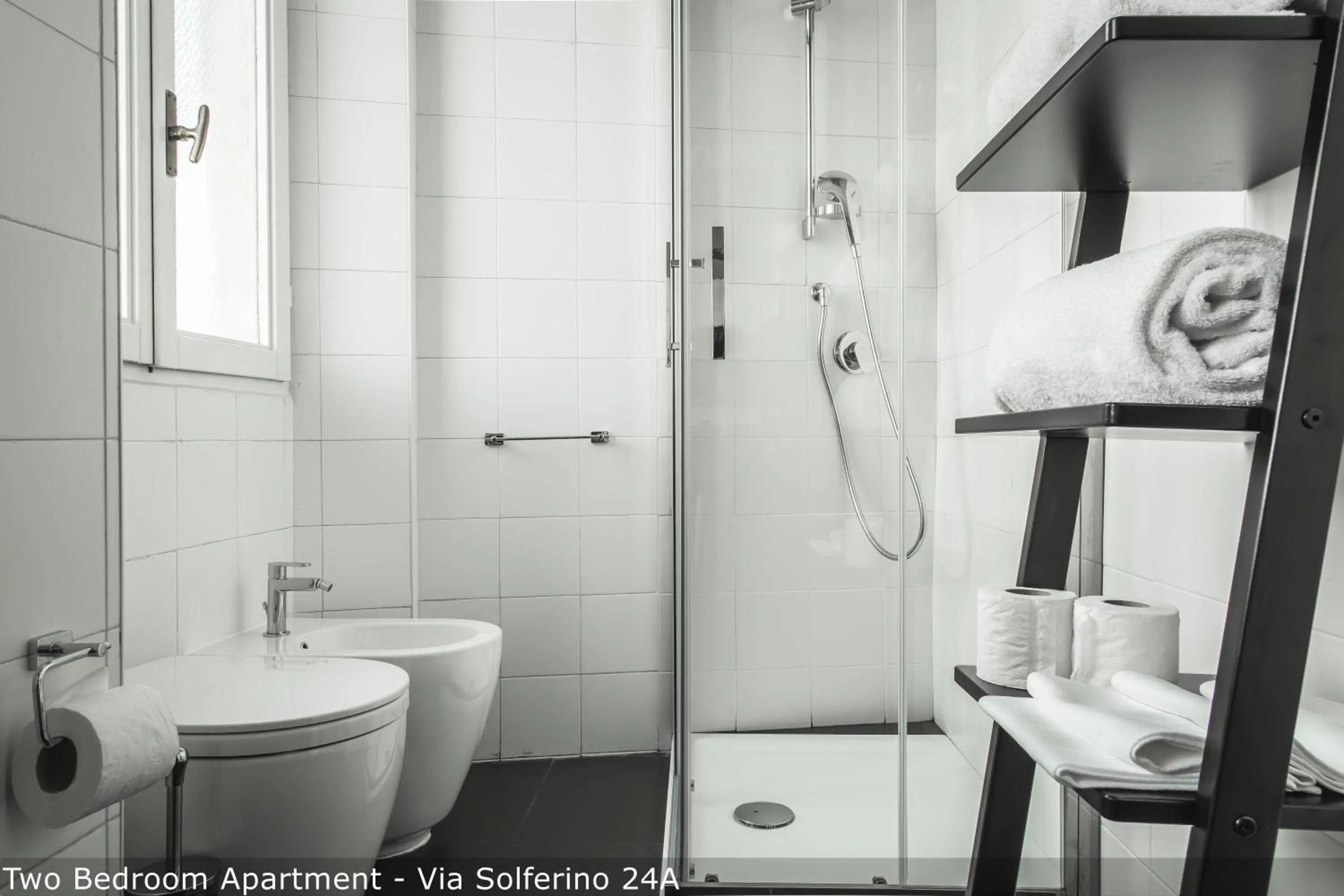 Shower in Brera Apartments in San Marco