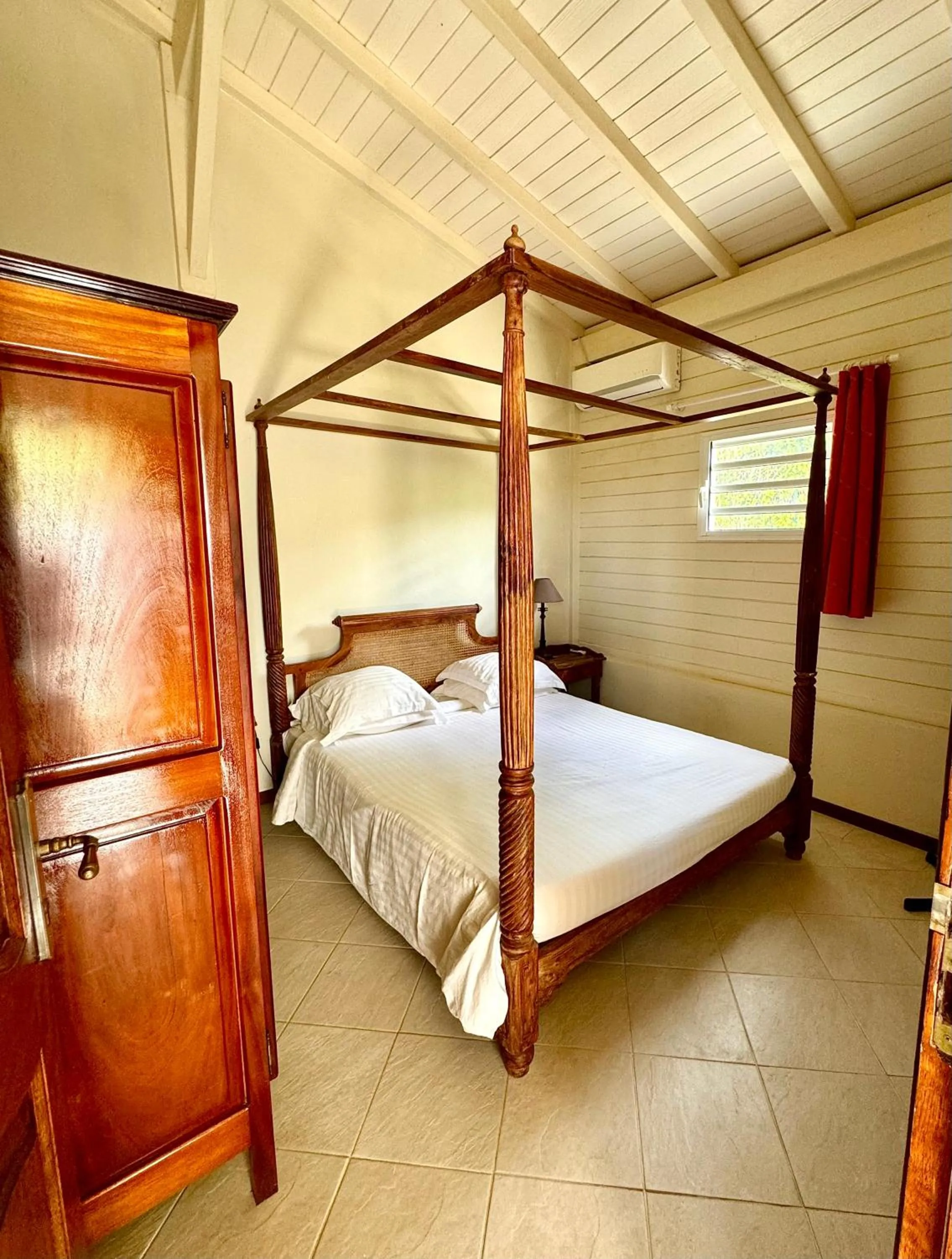 Bed in Le Domaine Saint Aubin