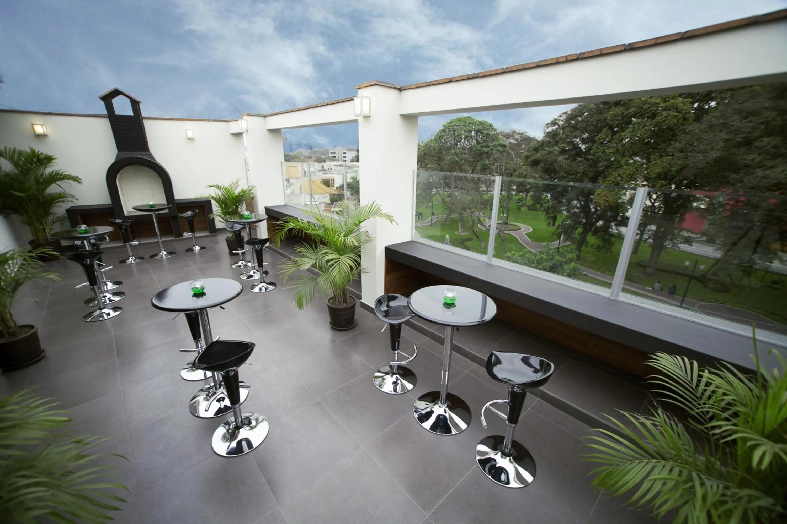 Restaurant/places to eat in El Angolo