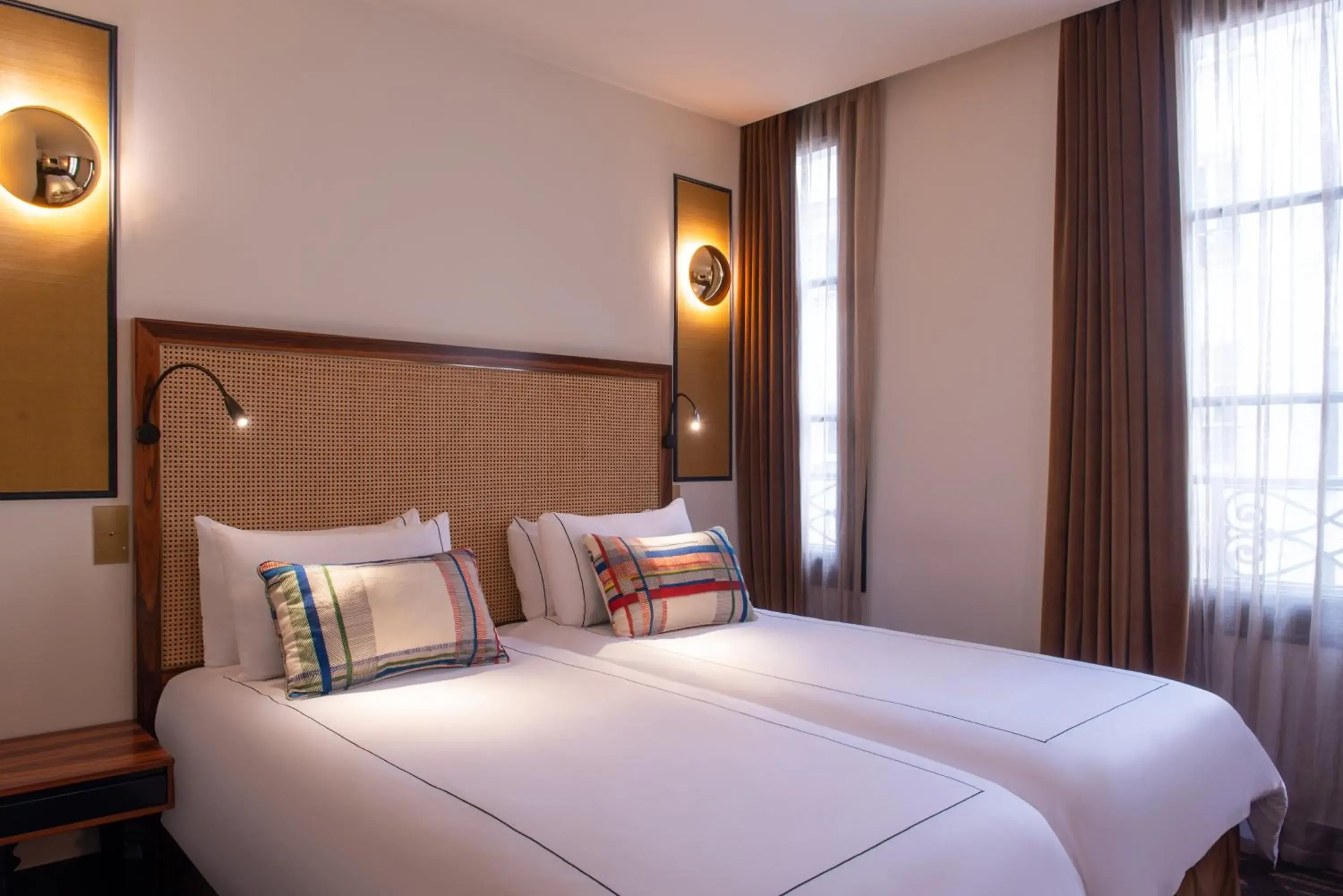 Twin Room "La Môme" in Mom'Art Hotel Twin Room "La Môme" in Mom'Art Hotel