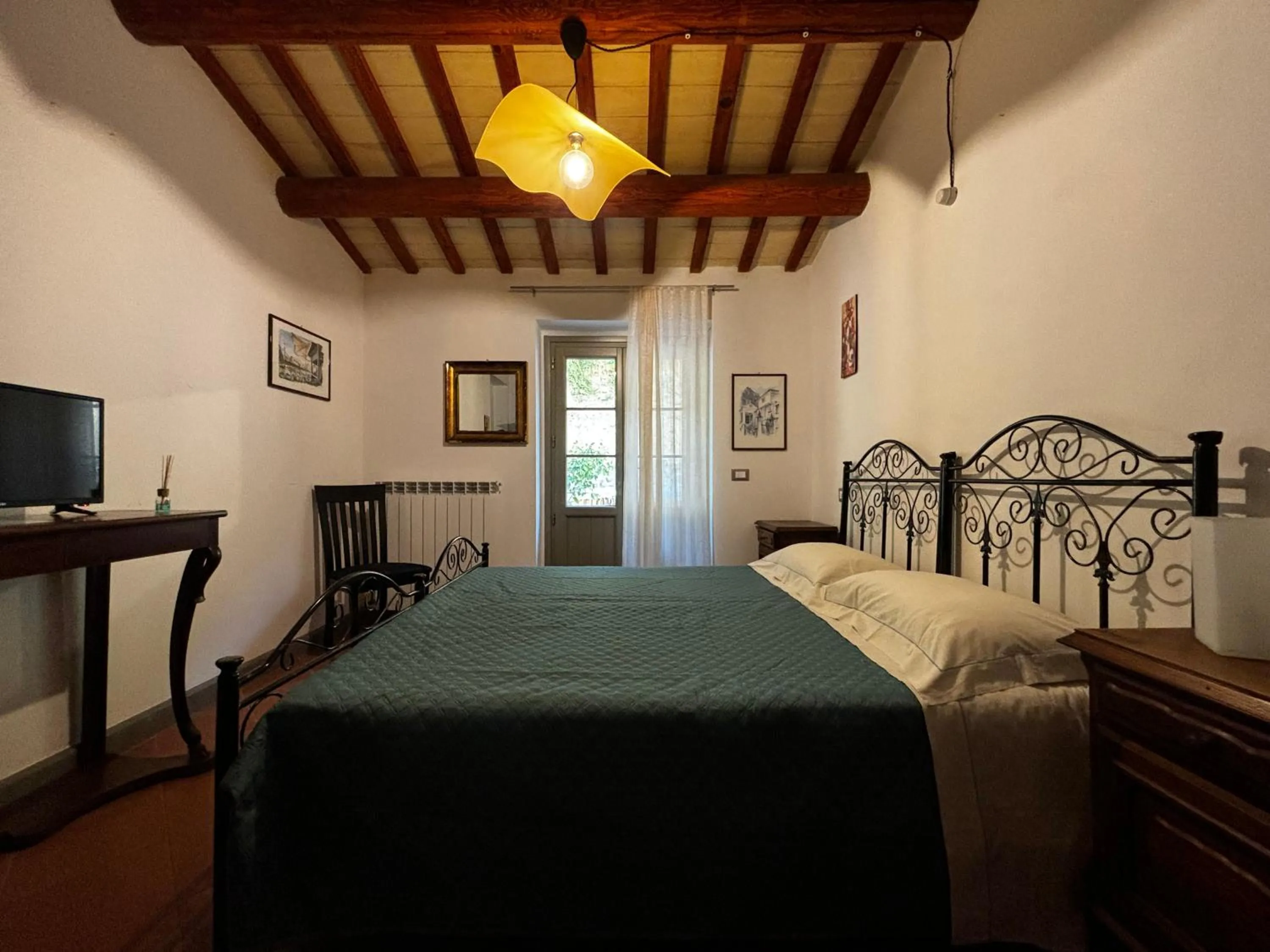 Bedroom, Bed in La Casa Nel Bosco
