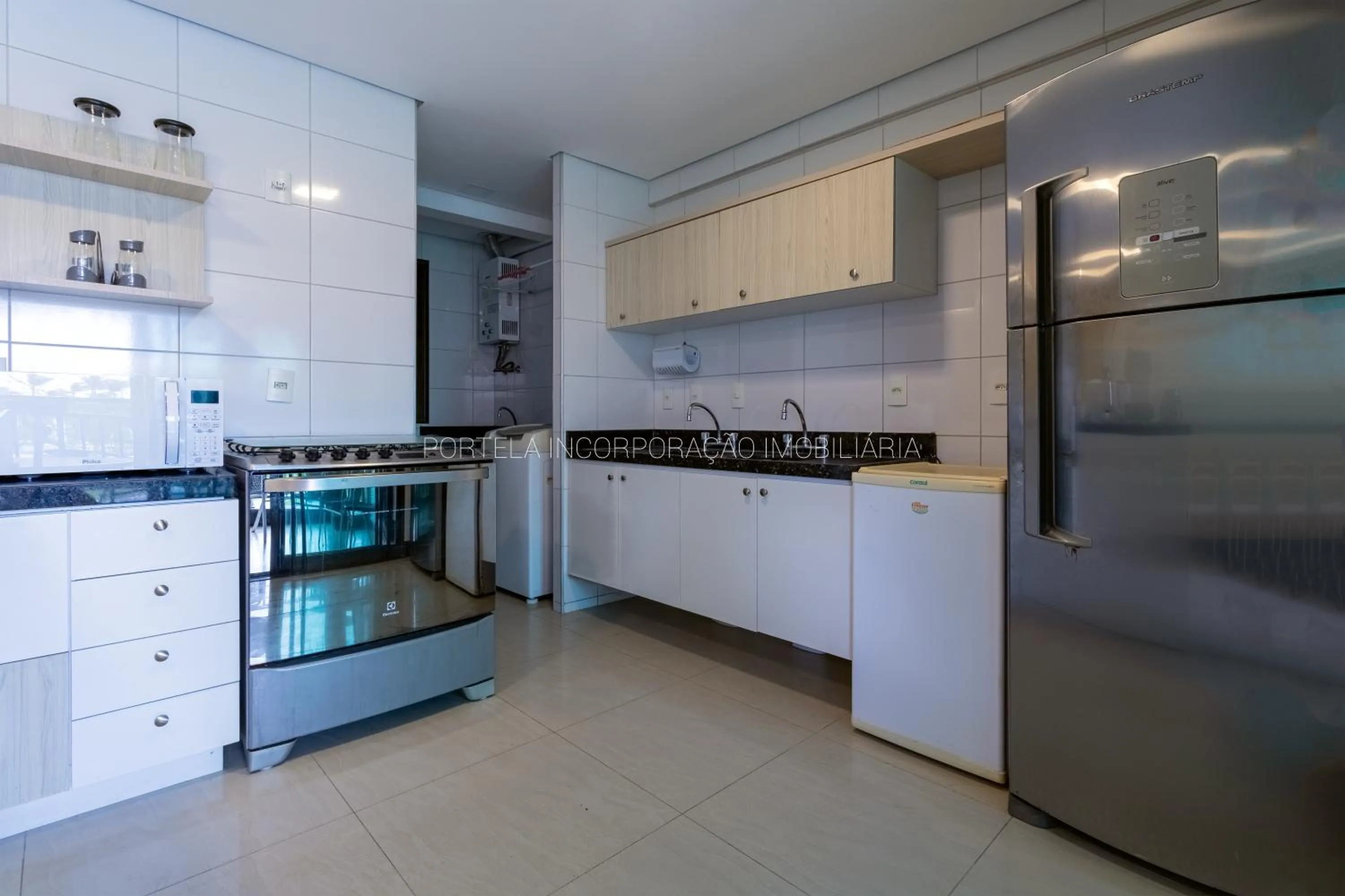 Communal kitchen in Manhattan Beach Riviera