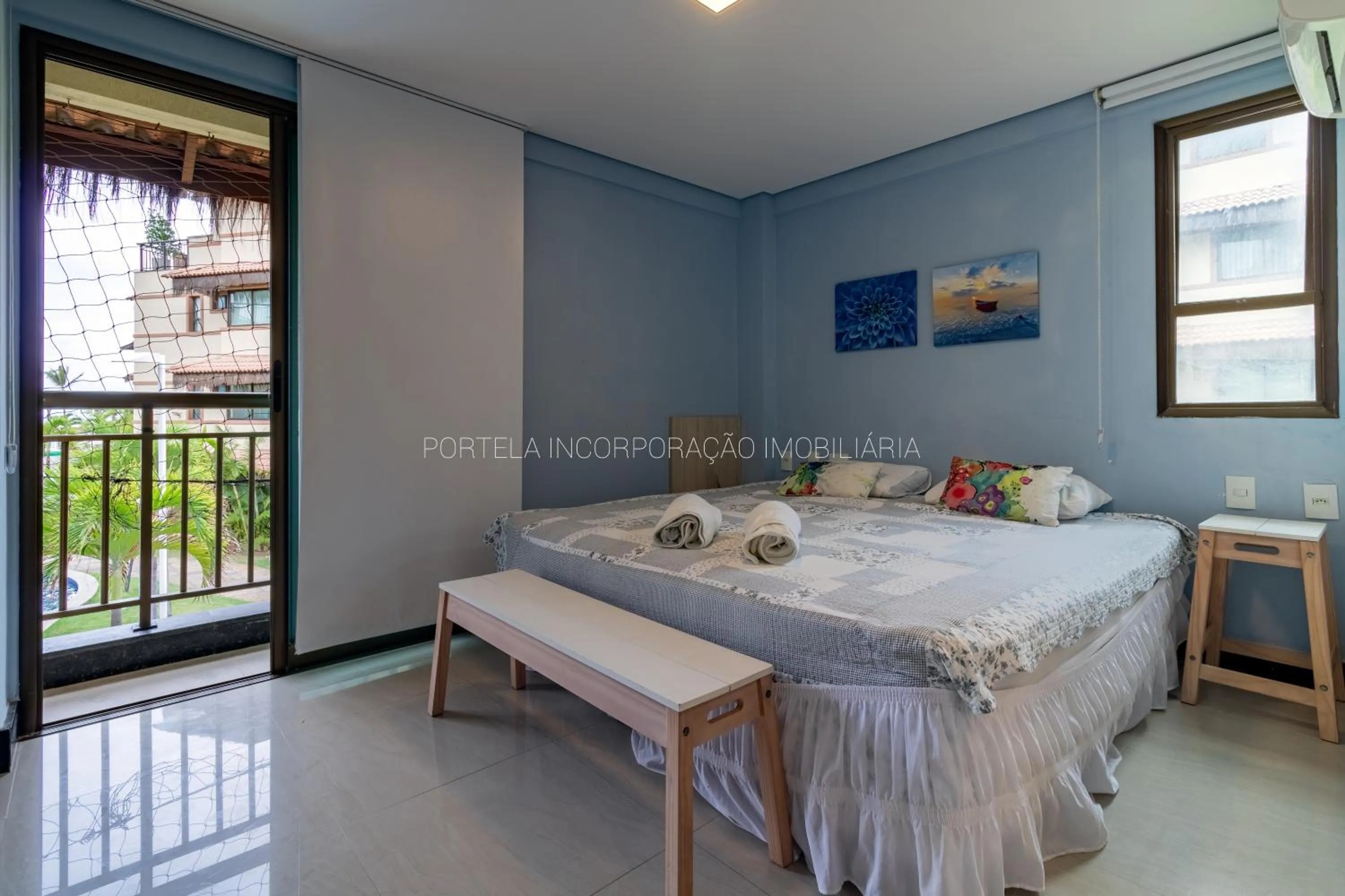Bedroom, Bed in Manhattan Beach Riviera
