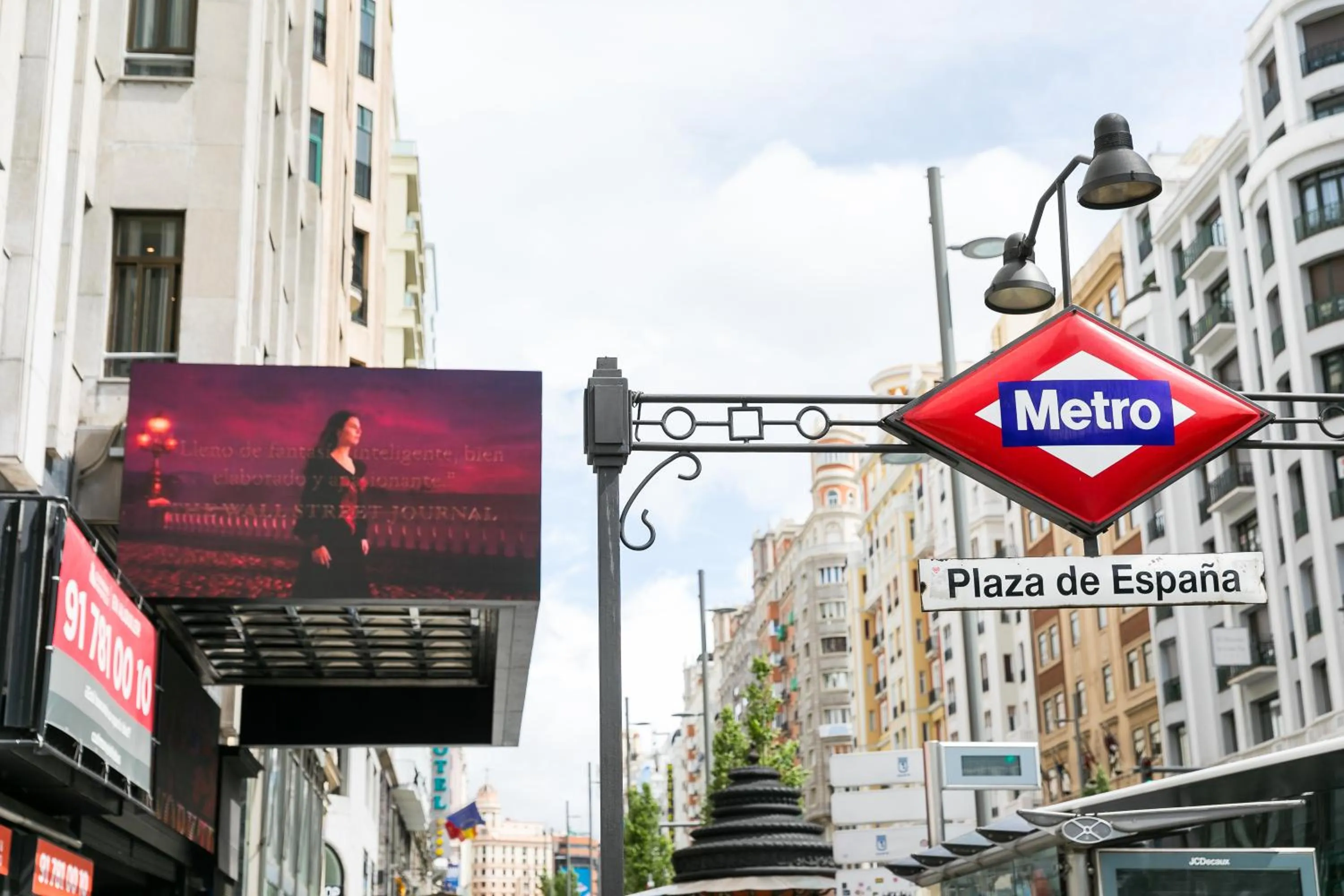 Property building in Feelathome Madrid Suites Apartments