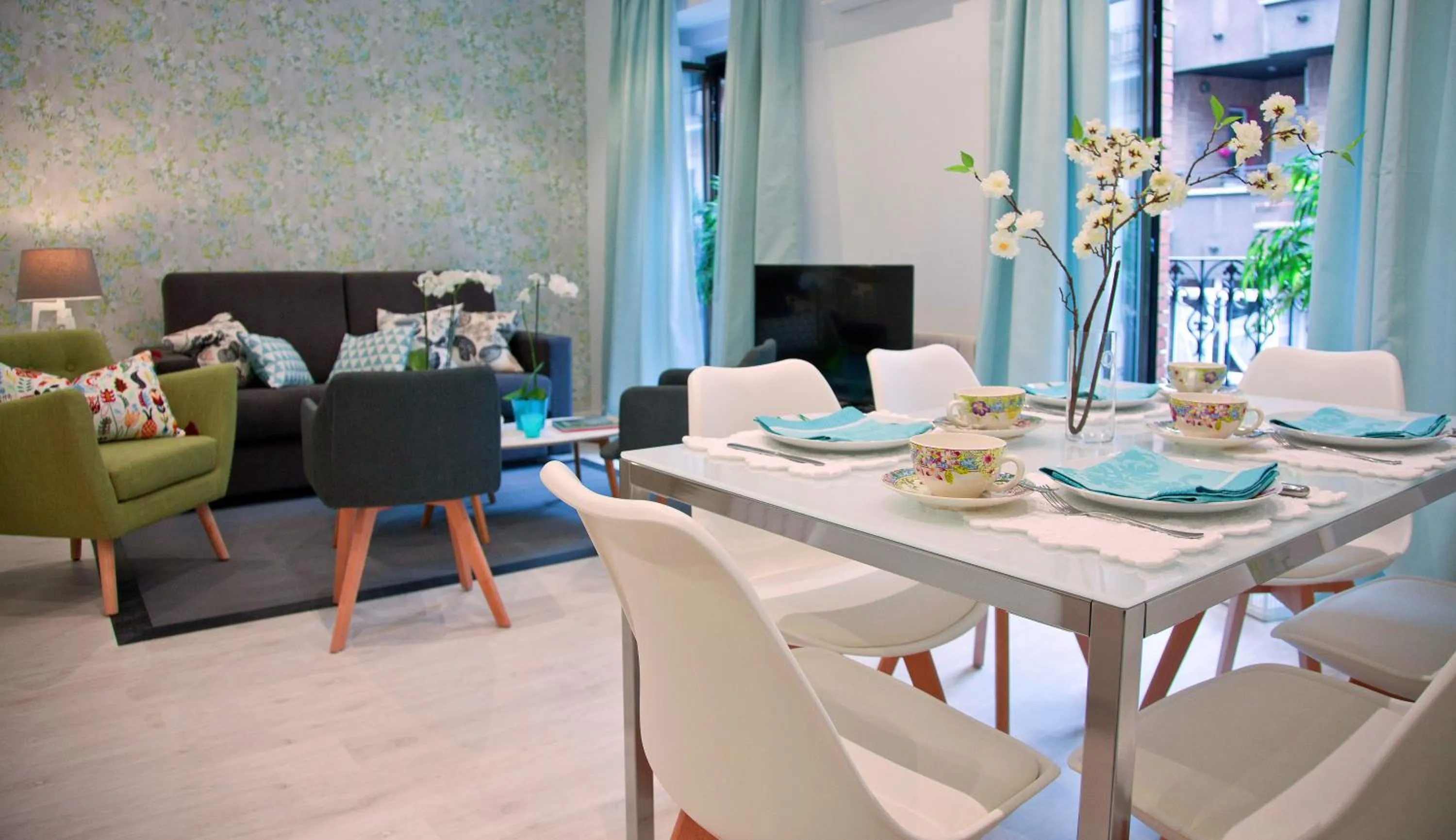 Photo of the whole room in Feelathome Madrid Suites Apartments