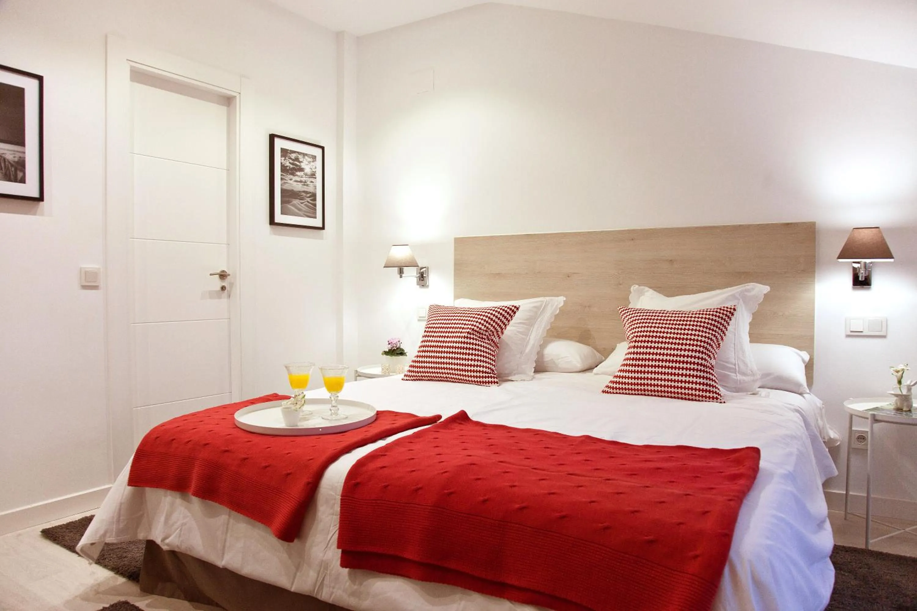 Photo of the whole room, Bed in Feelathome Madrid Suites Apartments
