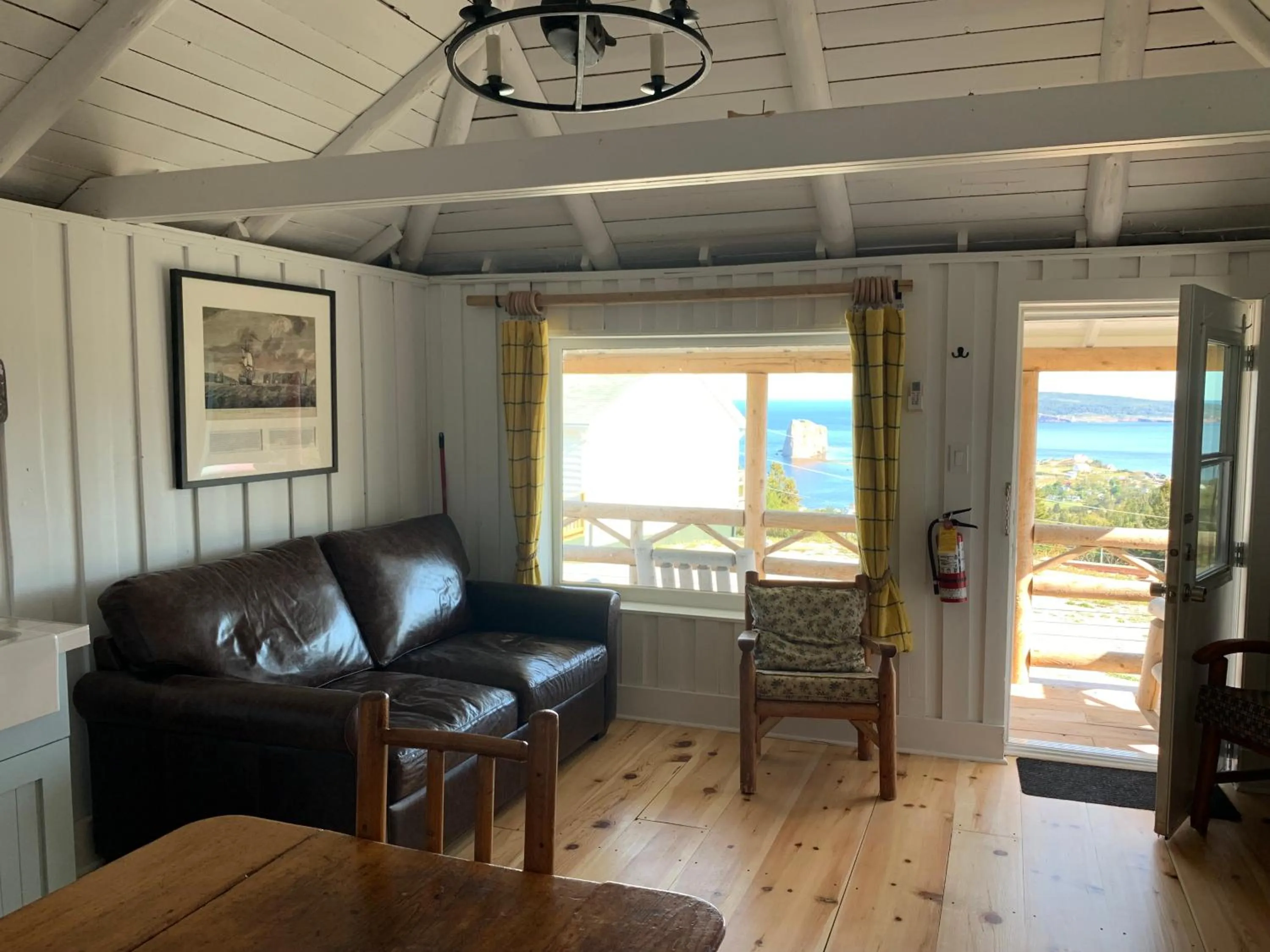 Living room in Au Pic de l'Aurore Motel-Chalets