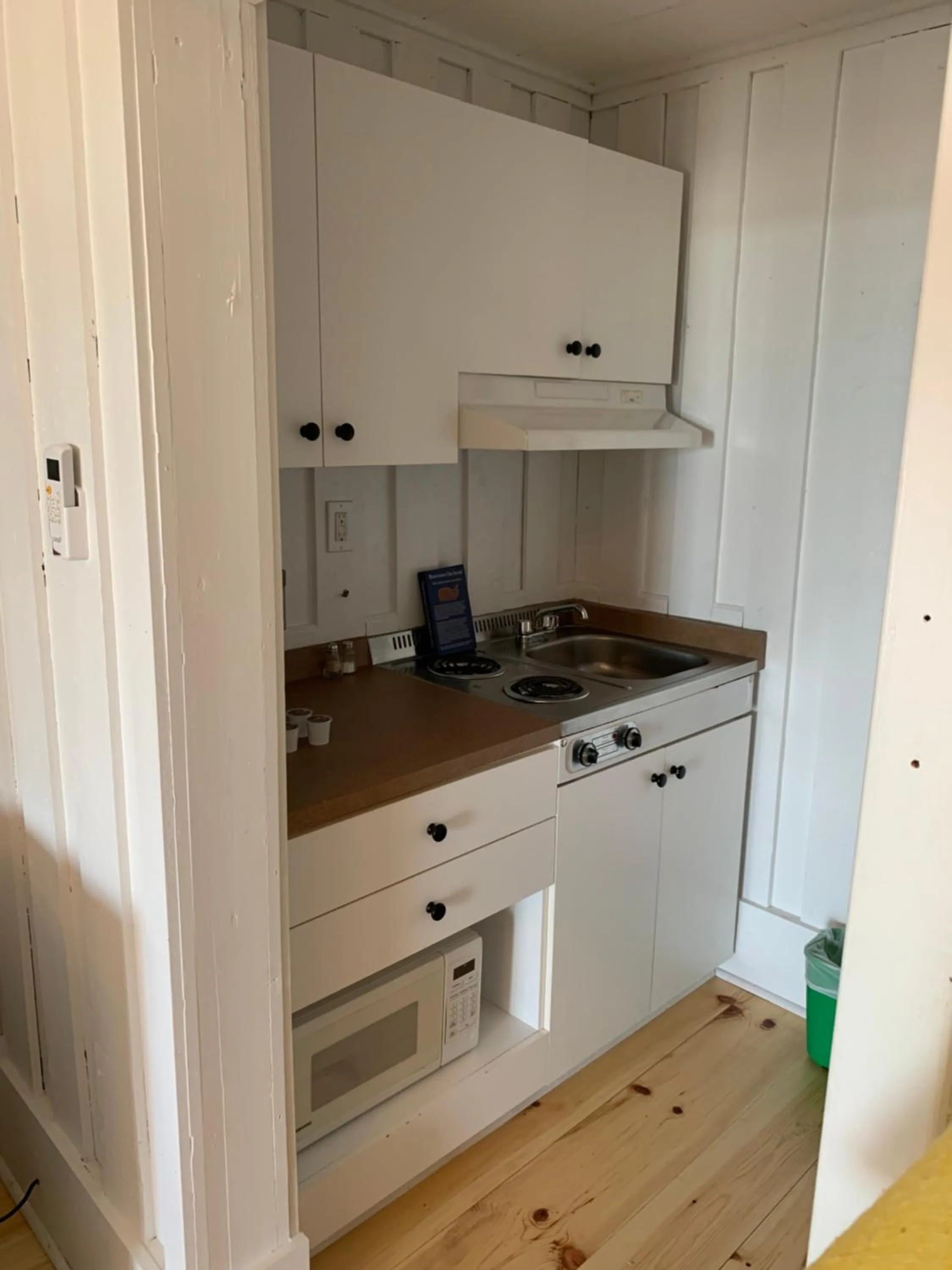 Kitchen or kitchenette in Au Pic de l'Aurore Motel-Chalets