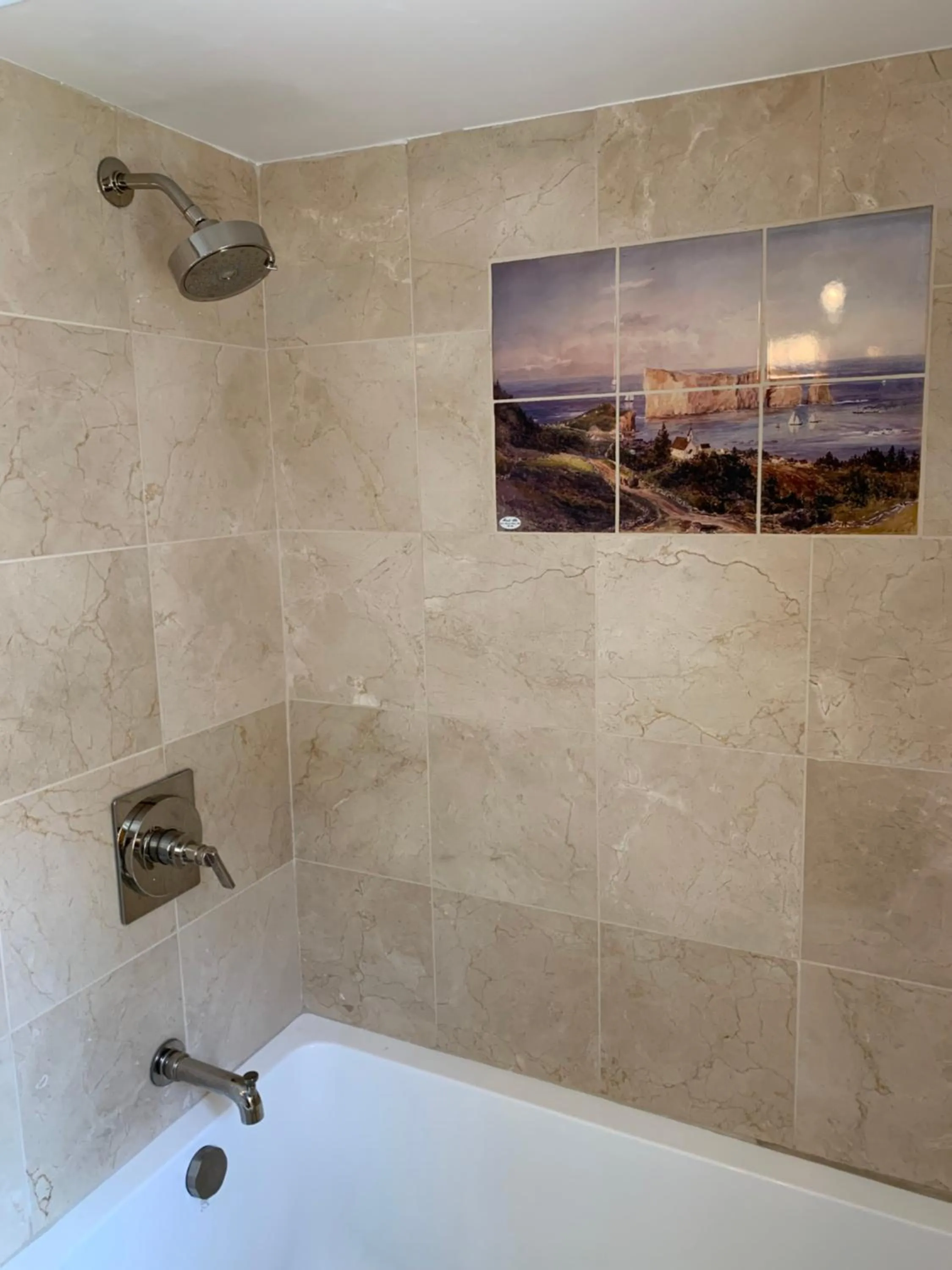 Shower in Au Pic de l'Aurore Motel-Chalets