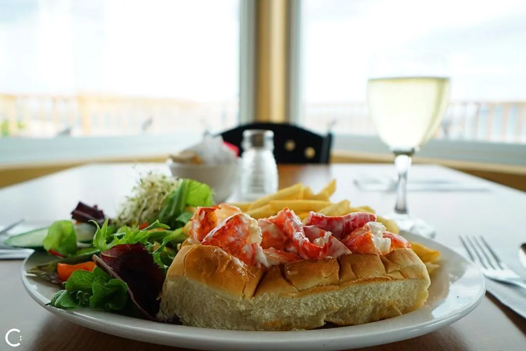 Restaurant/places to eat in Hotel-Motel Fleur de Lys