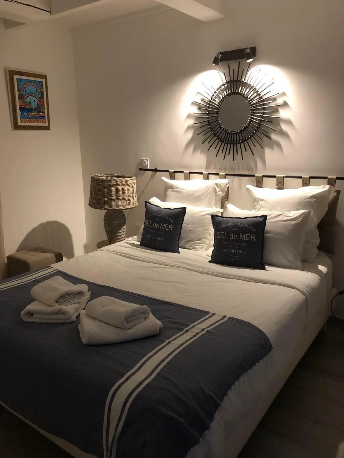 Bedroom, Bed in Maxima Sunset
