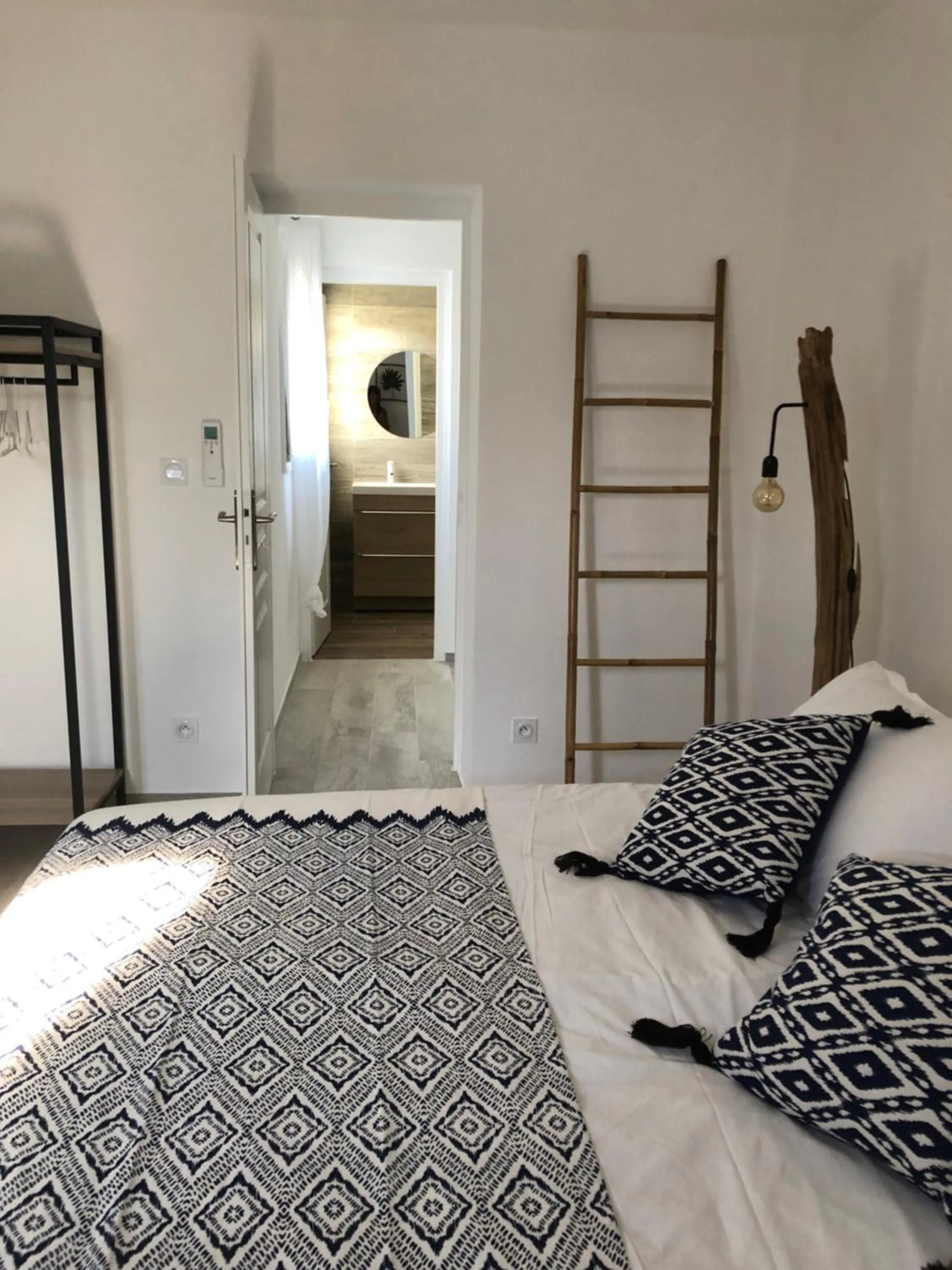 Photo of the whole room, Bed in Maxima Sunset