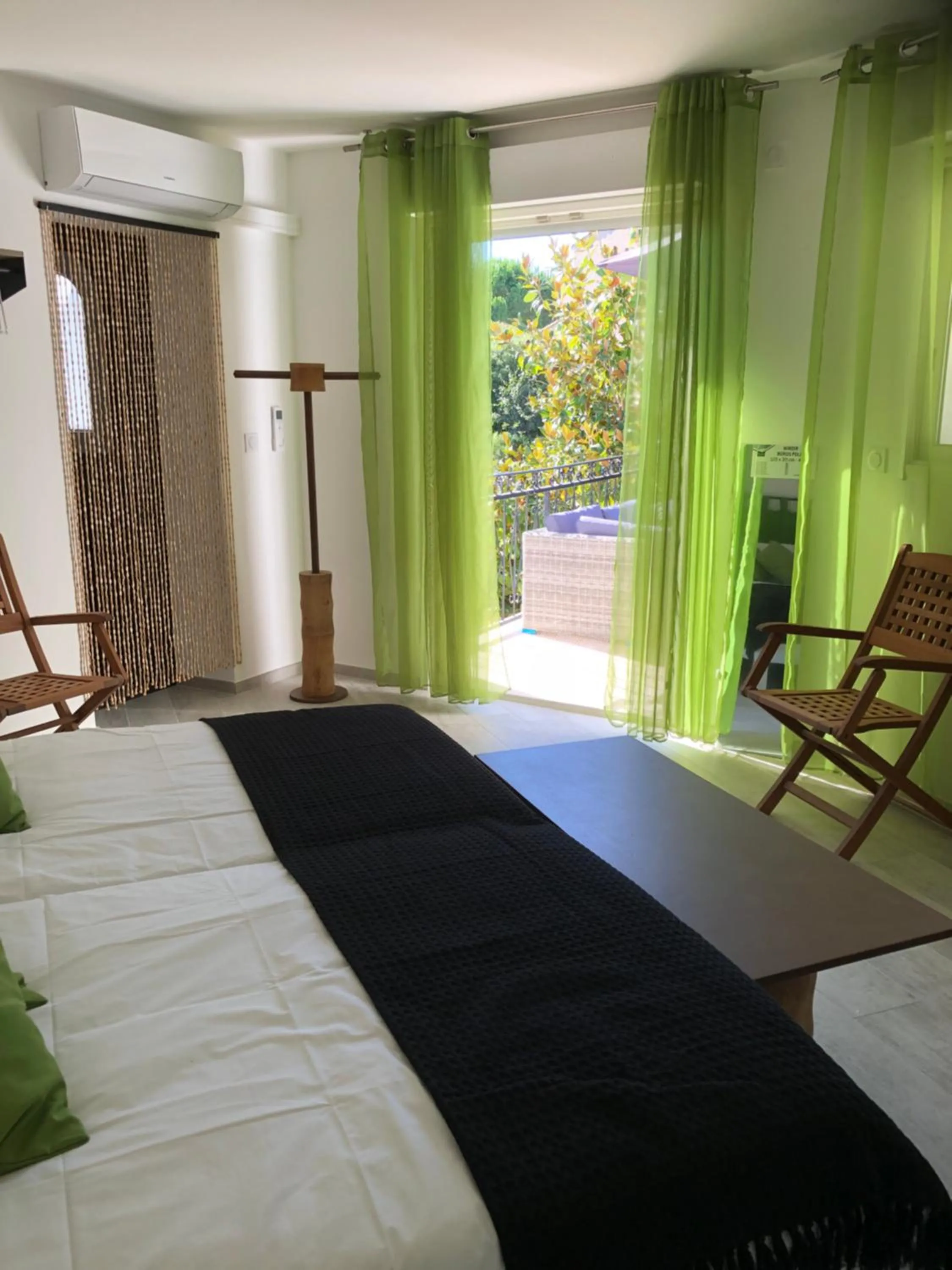 Photo of the whole room, Bed in Maxima Sunset