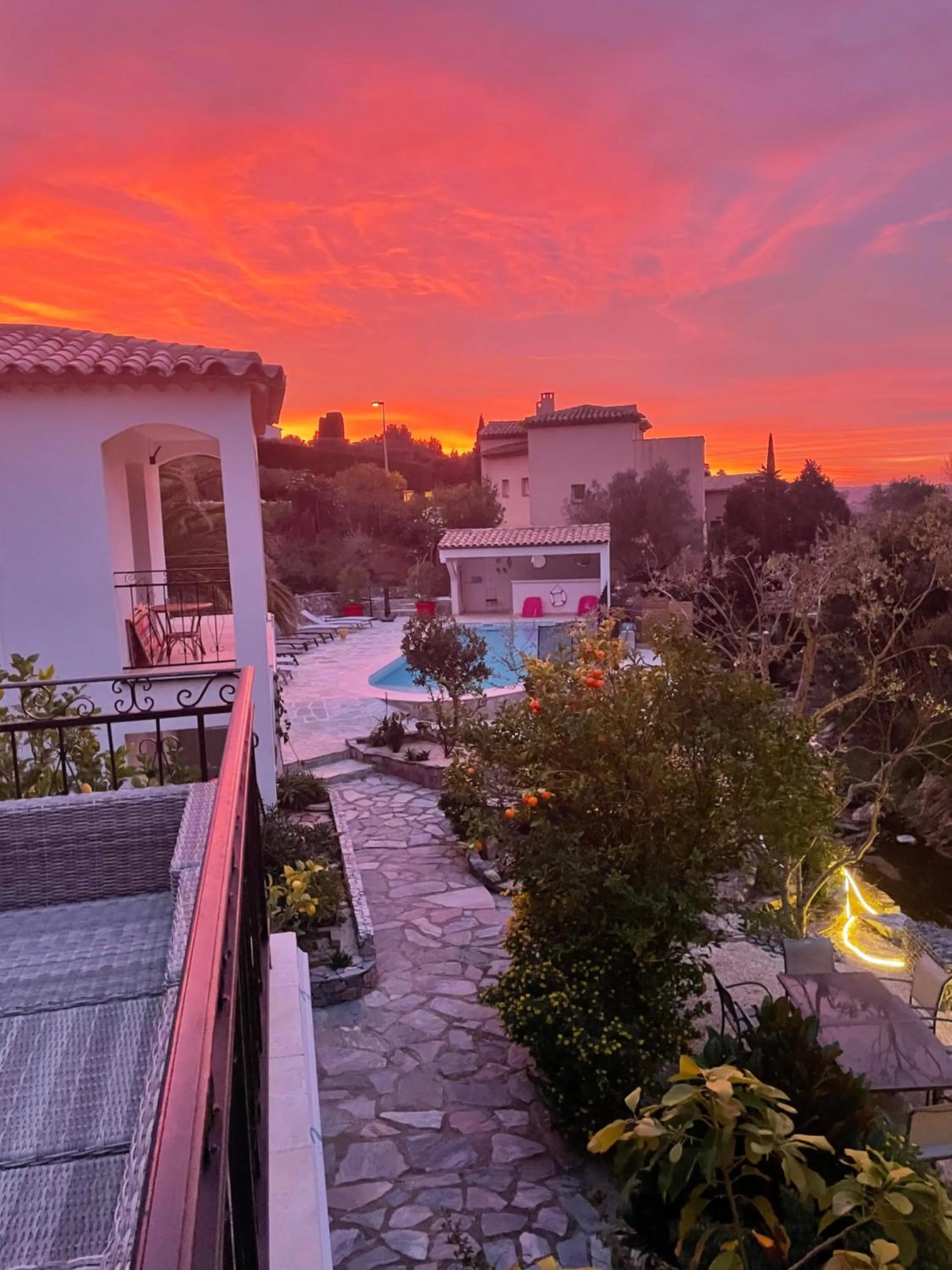 Property building in Maxima Sunset