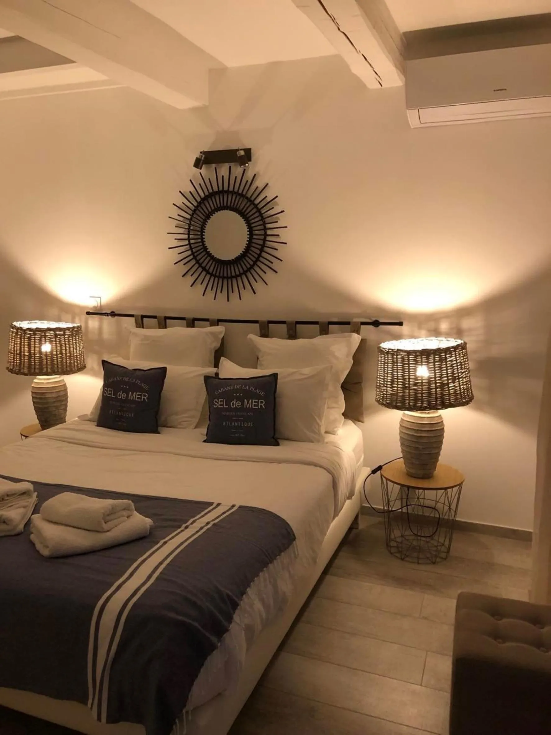 Photo of the whole room, Bed in Maxima Sunset