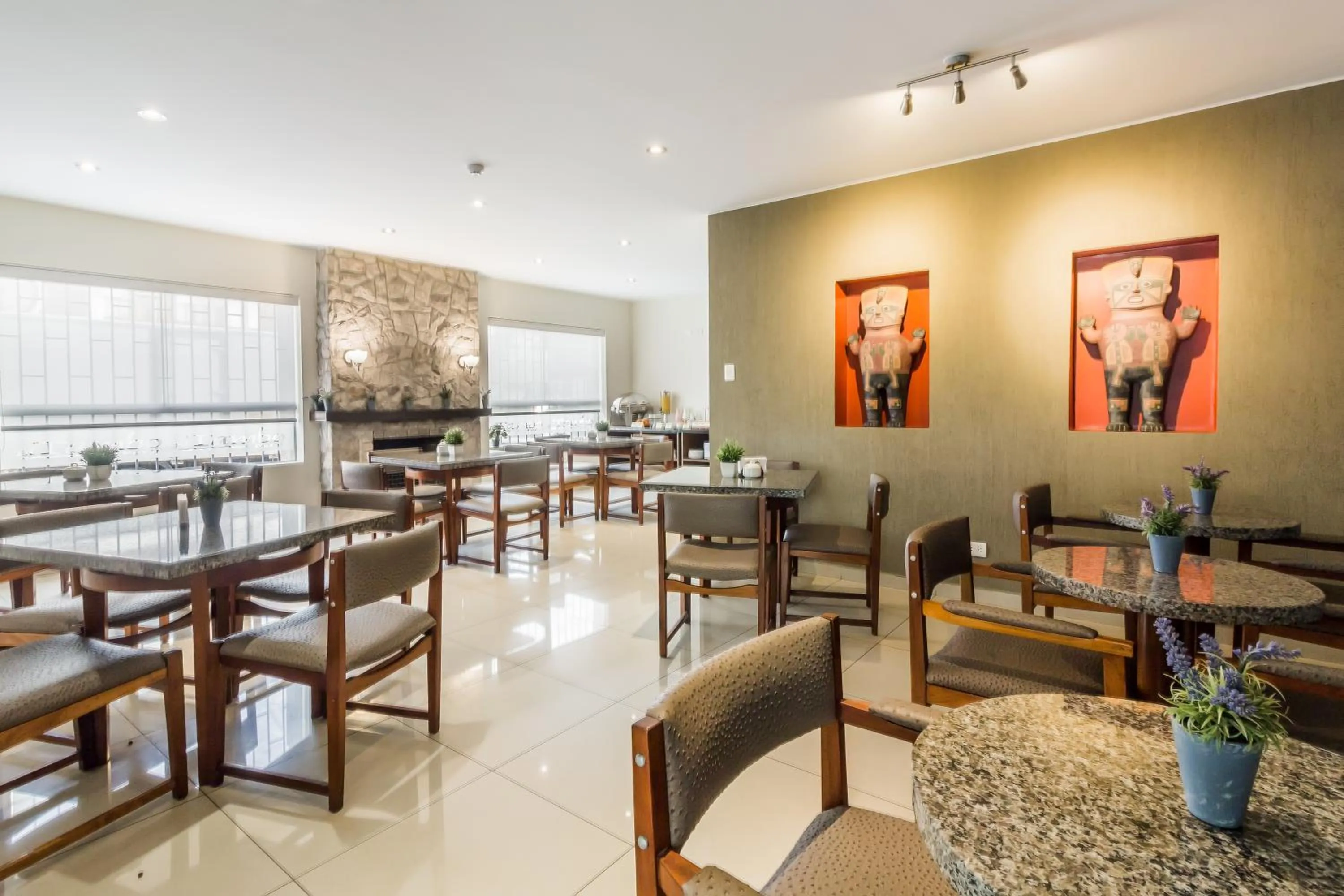 Restaurant/places to eat in Tambo Dos de Mayo