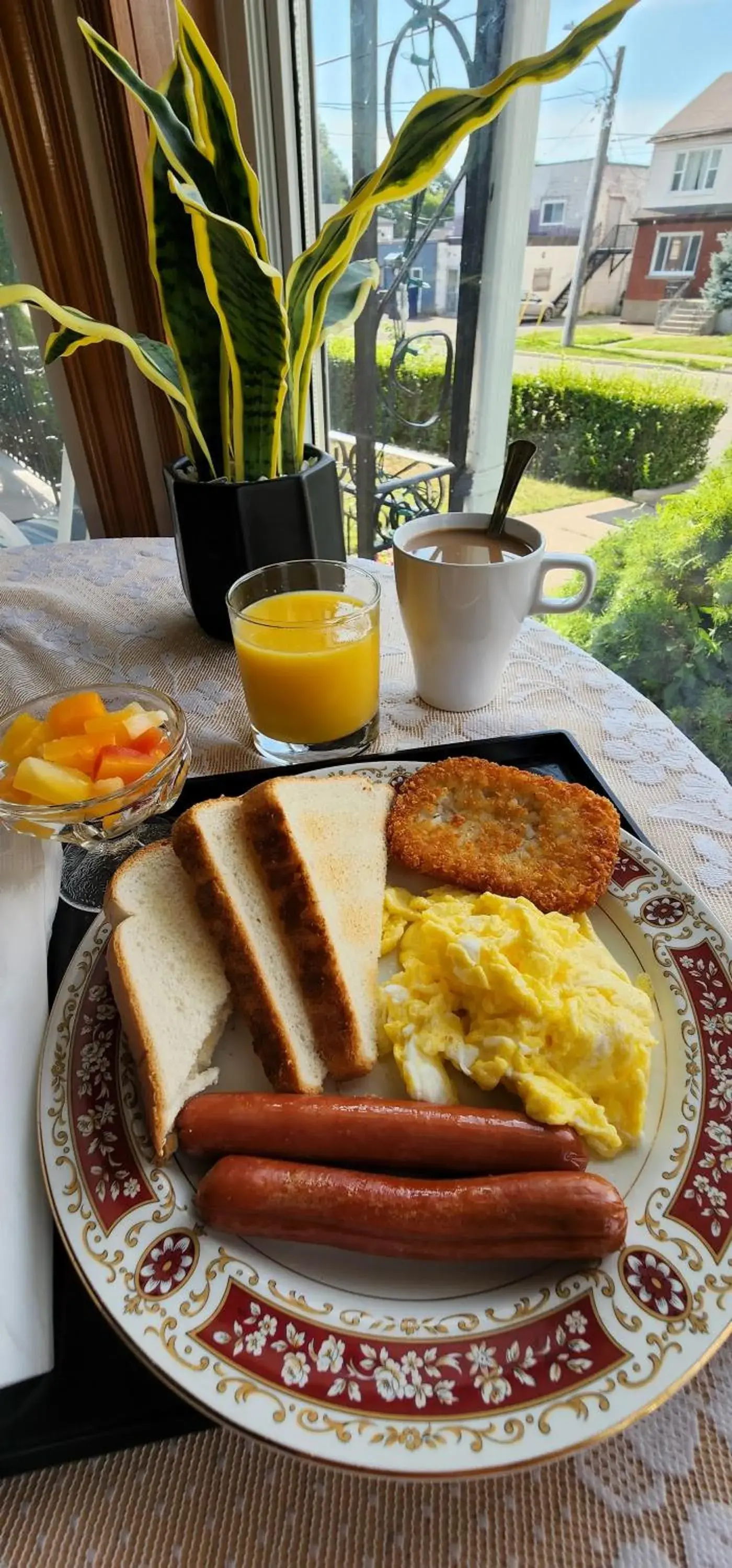 Deluxe Queen Room in Anna's Bed & Breakfast Deluxe Queen Room in Anna's Bed & Breakfast