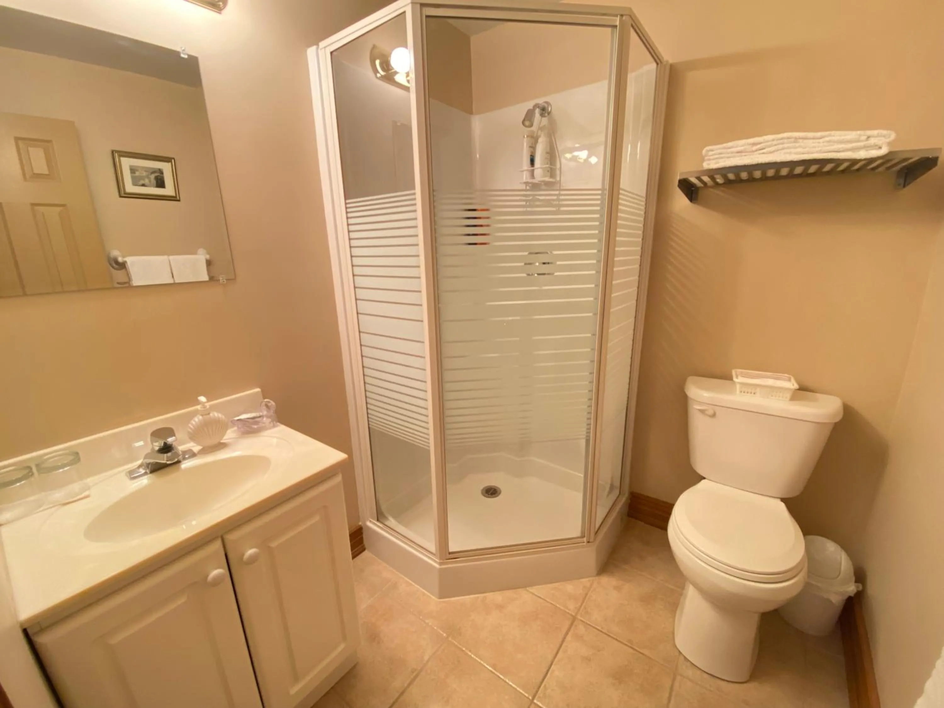 Bathroom in Anna's Bed & Breakfast