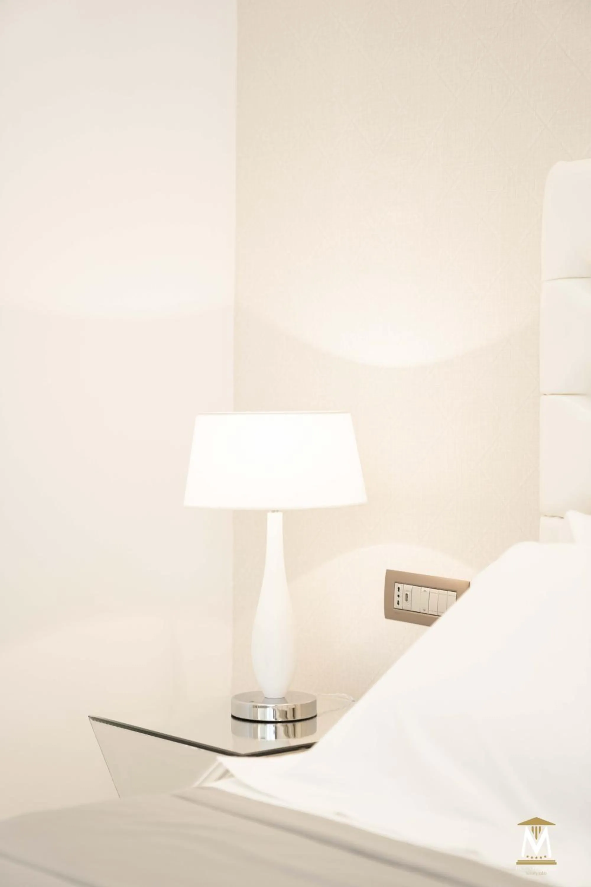 Staff, Bed in Museum Center Luxury