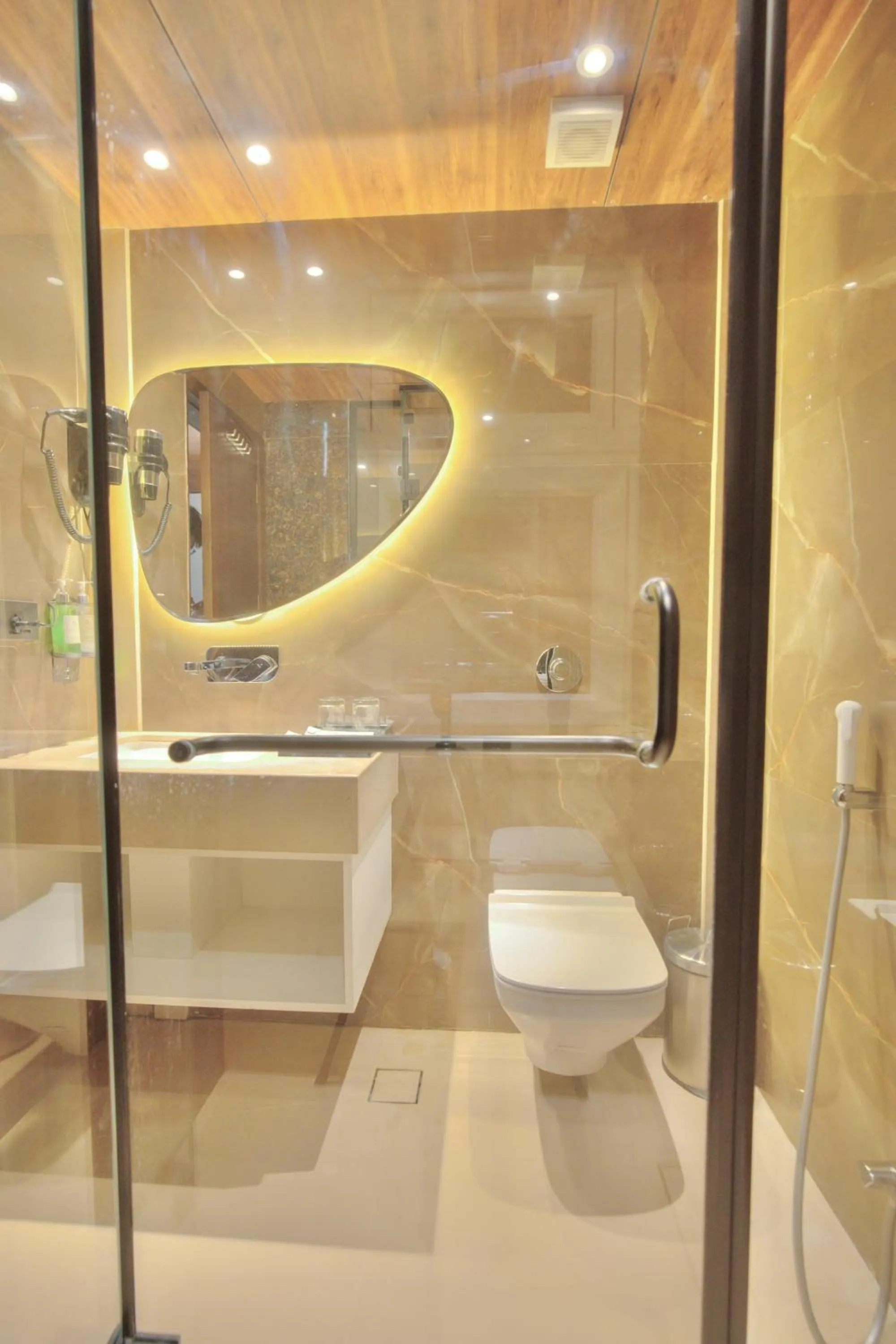 Bathroom in THE SINGH EMPIRE,New Delhi City Centre