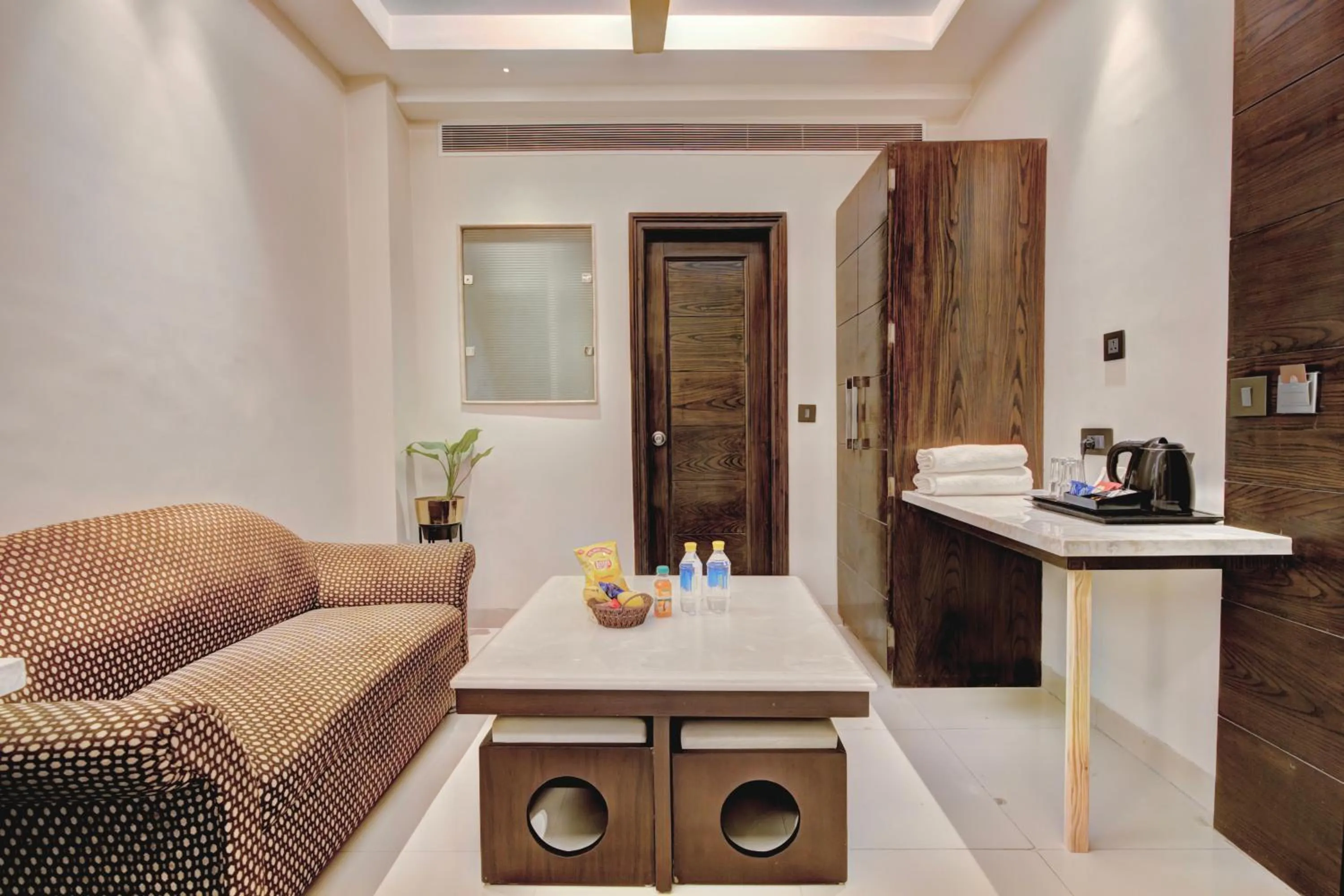 Seating area in THE SINGH EMPIRE,New Delhi City Centre