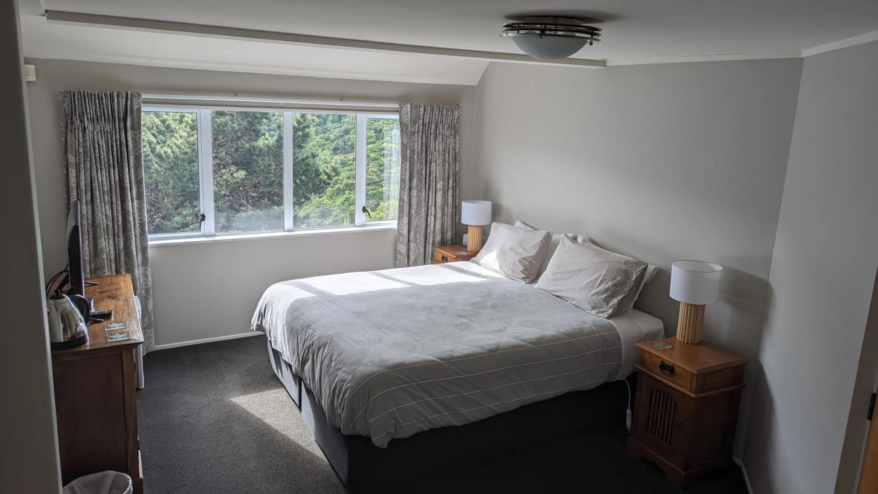 Bedroom, Bed in Harbour Lodge Wellington