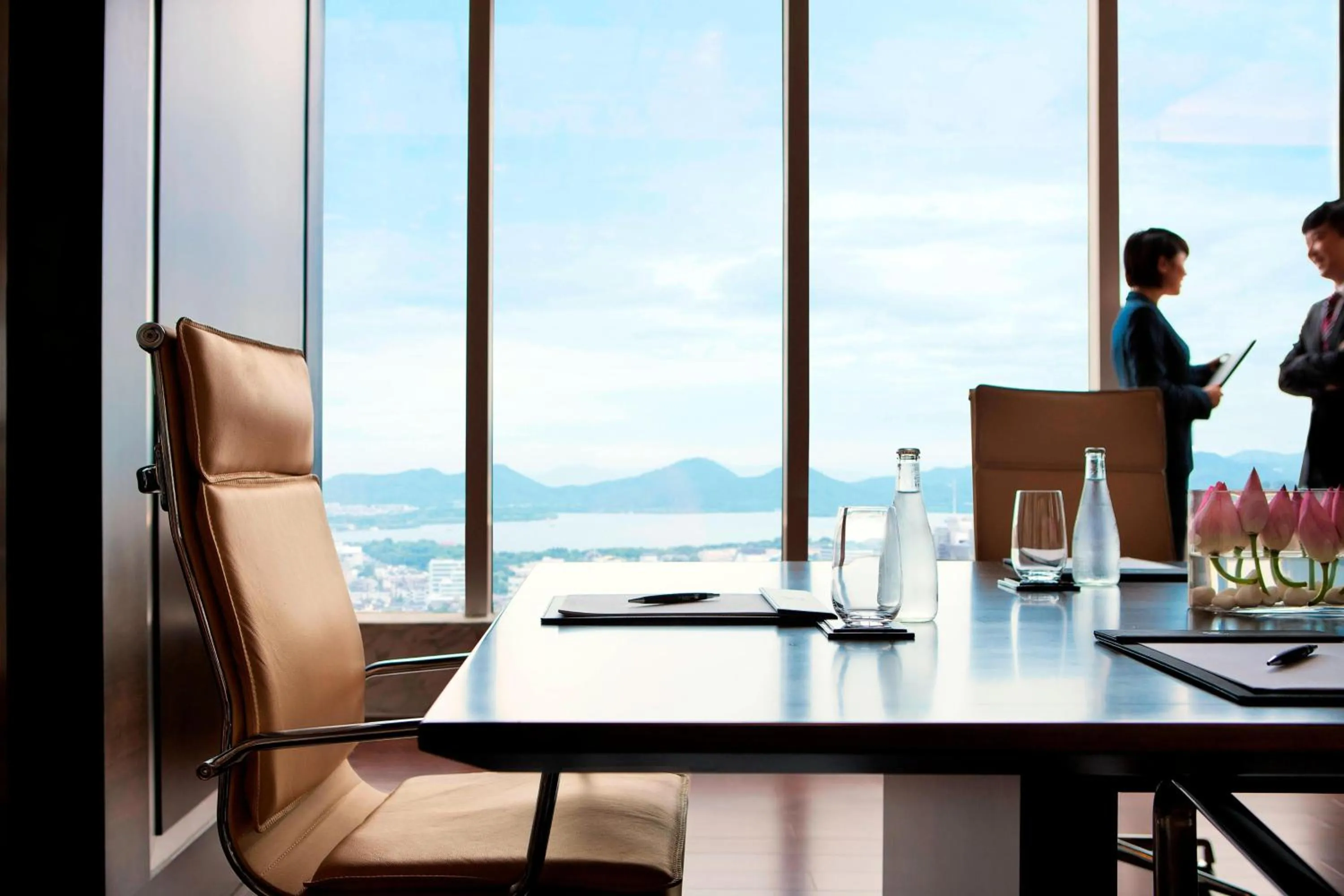 Lounge or bar in JW Marriott Hotel Hangzhou