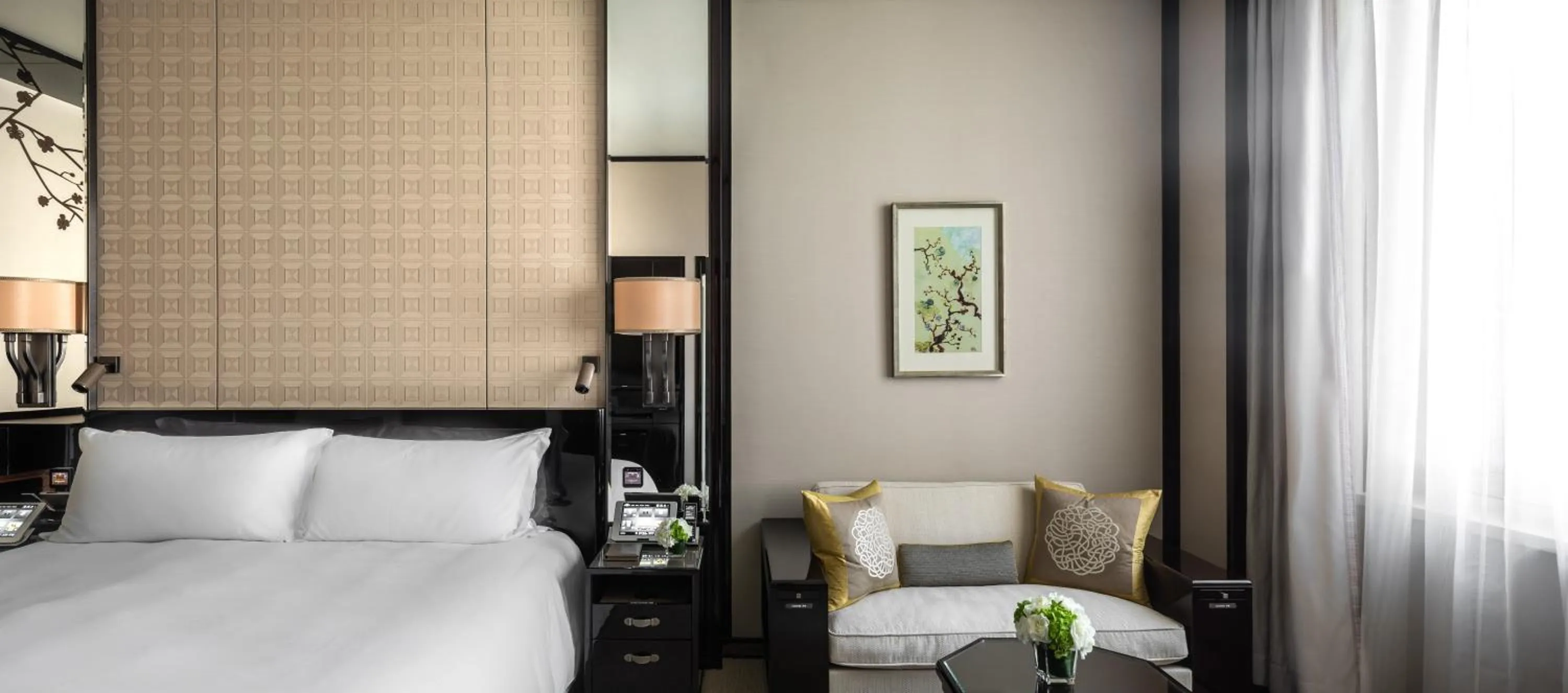 Bed in The Peninsula Hong Kong