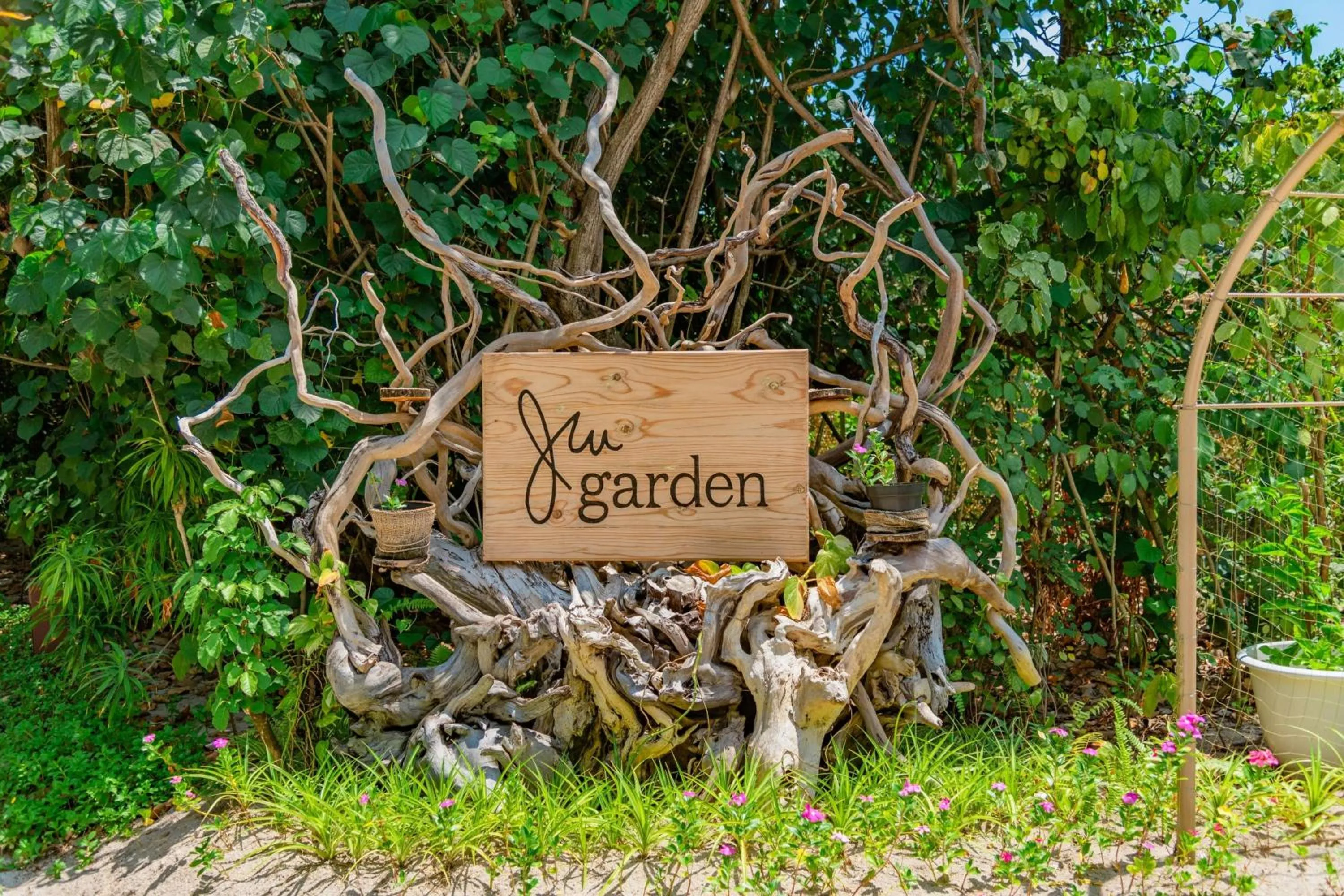 Restaurant/places to eat in JW Marriott Maldives Resort & Spa