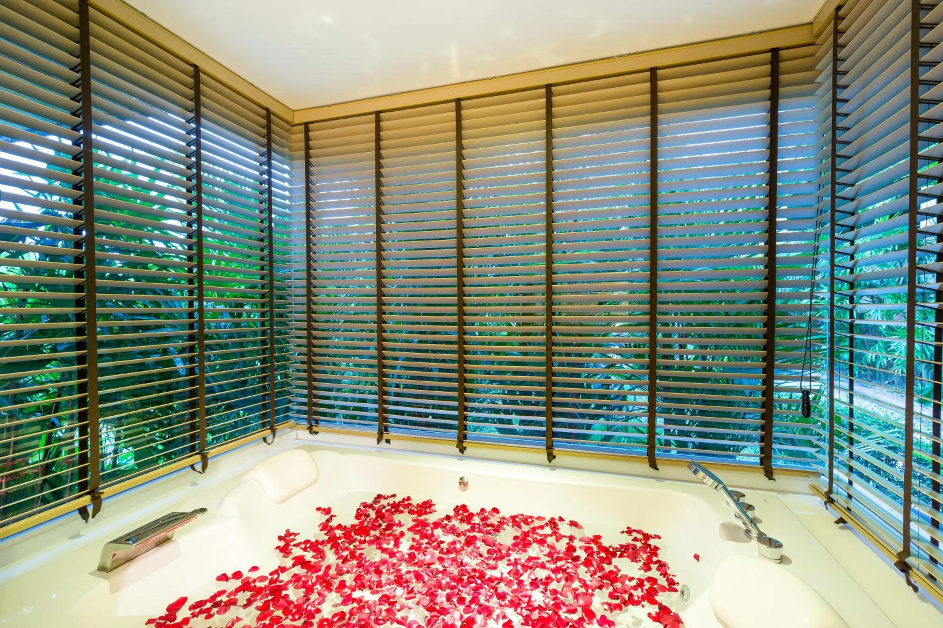 Bathroom in Villa Tantawan Resort - Private Pool Villas
