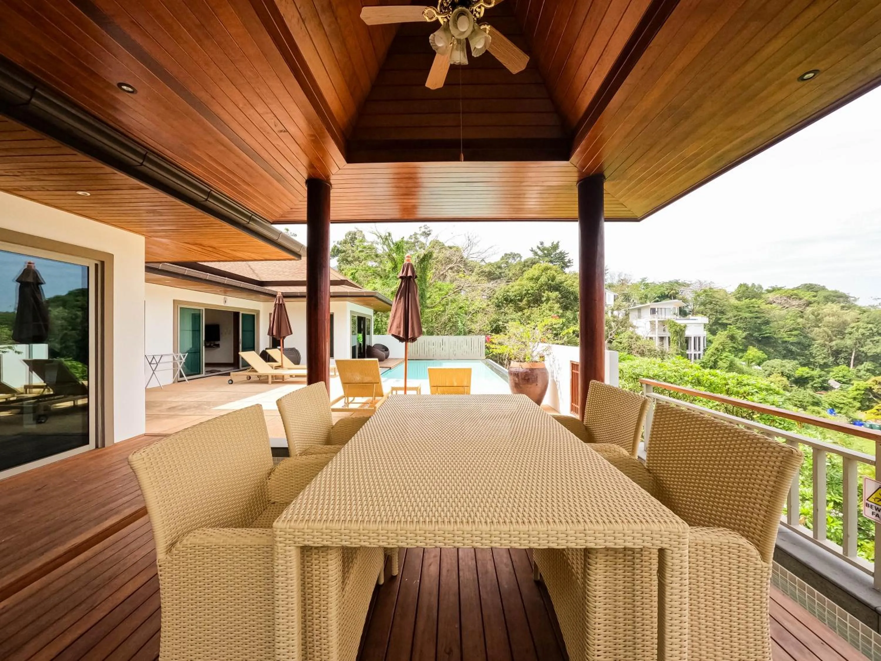 Dining area in Villa Tantawan Resort - Private Pool Villas