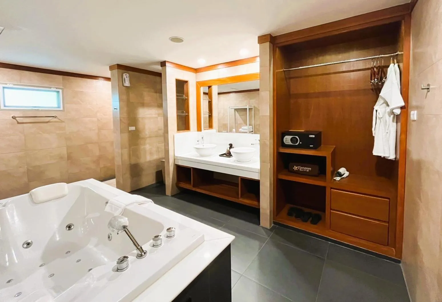 Bathroom in Villa Tantawan Resort - Private Pool Villas