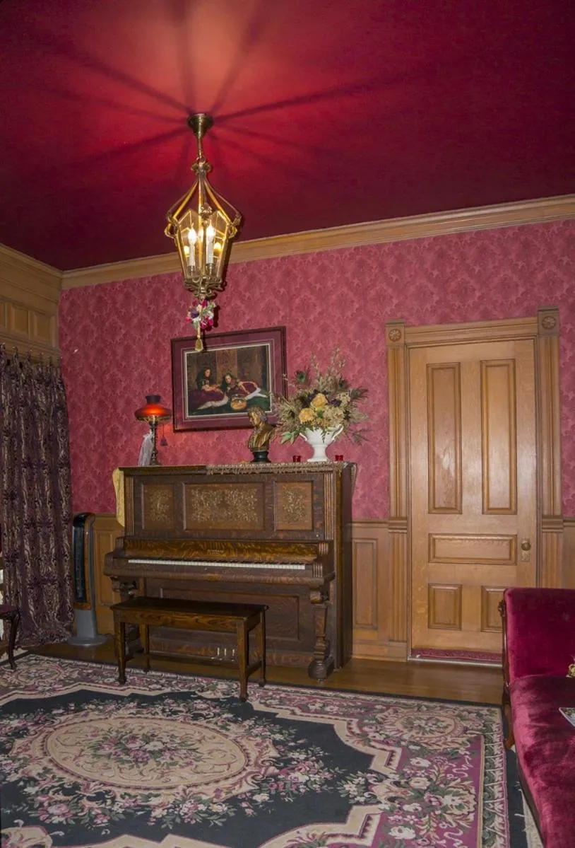 Alexander Mansion Bed and Breakfast