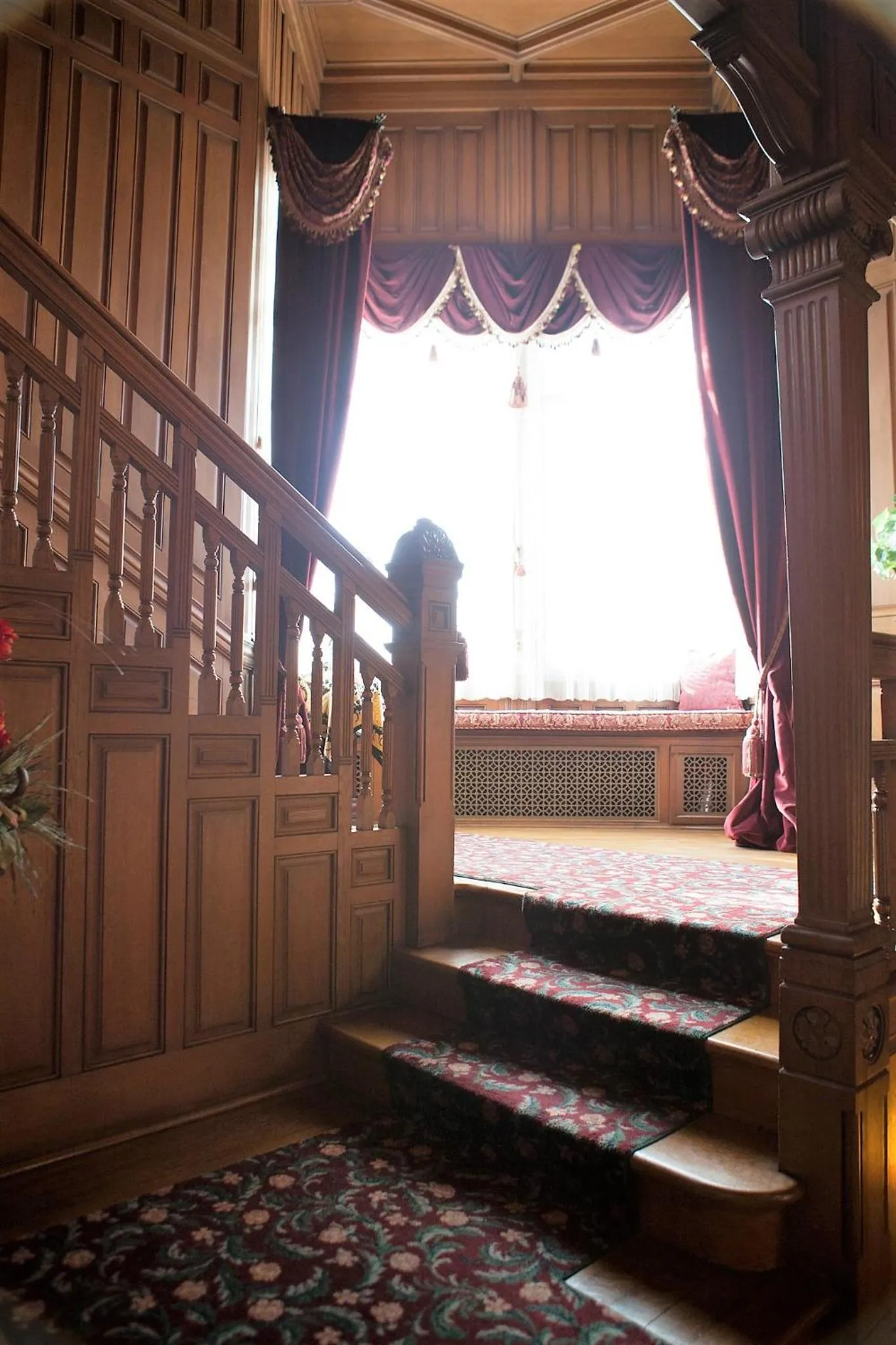 Alexander Mansion Bed and Breakfast