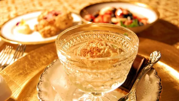 Breakfast in Alexander Mansion Bed and Breakfast