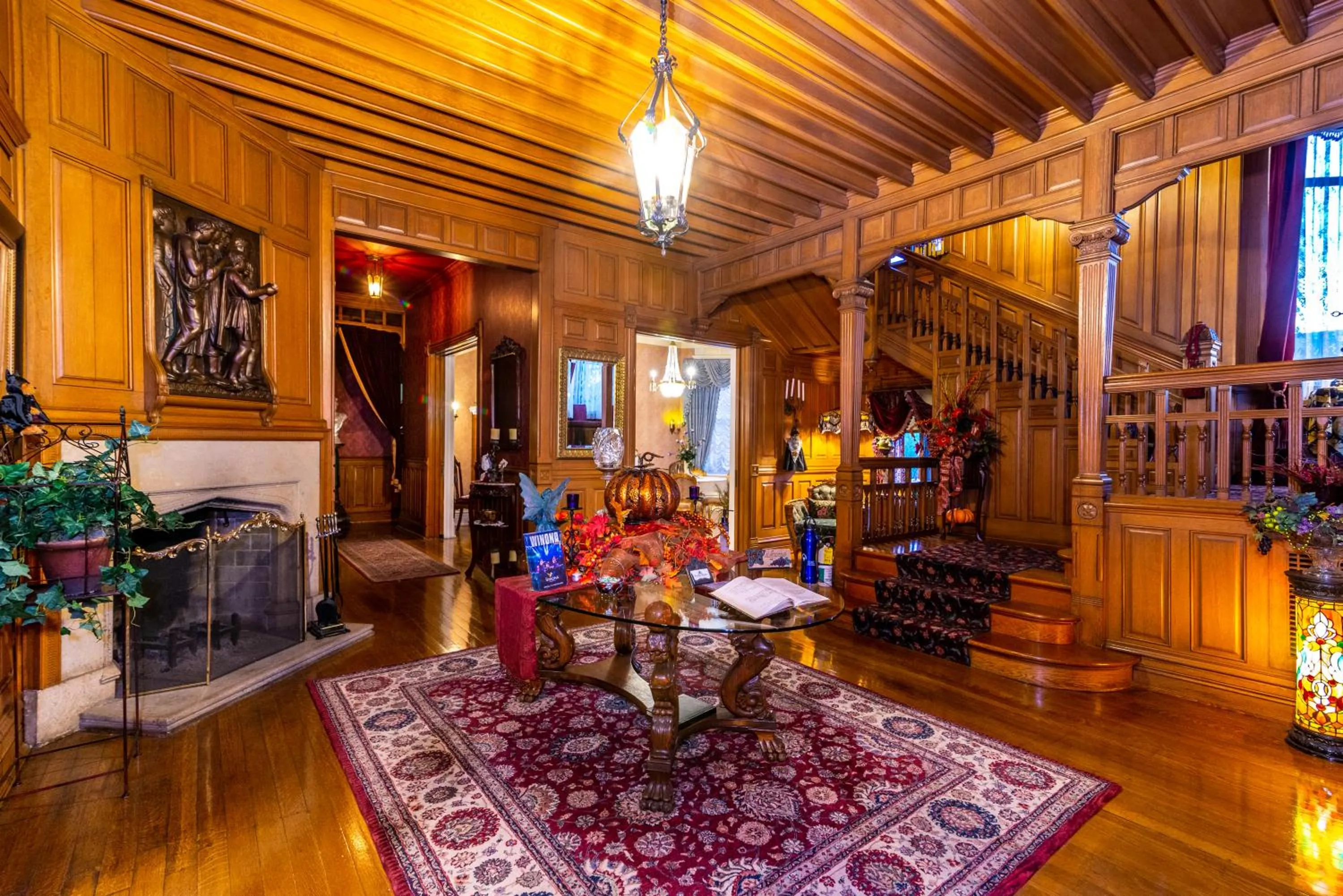 Property building in Alexander Mansion Bed and Breakfast