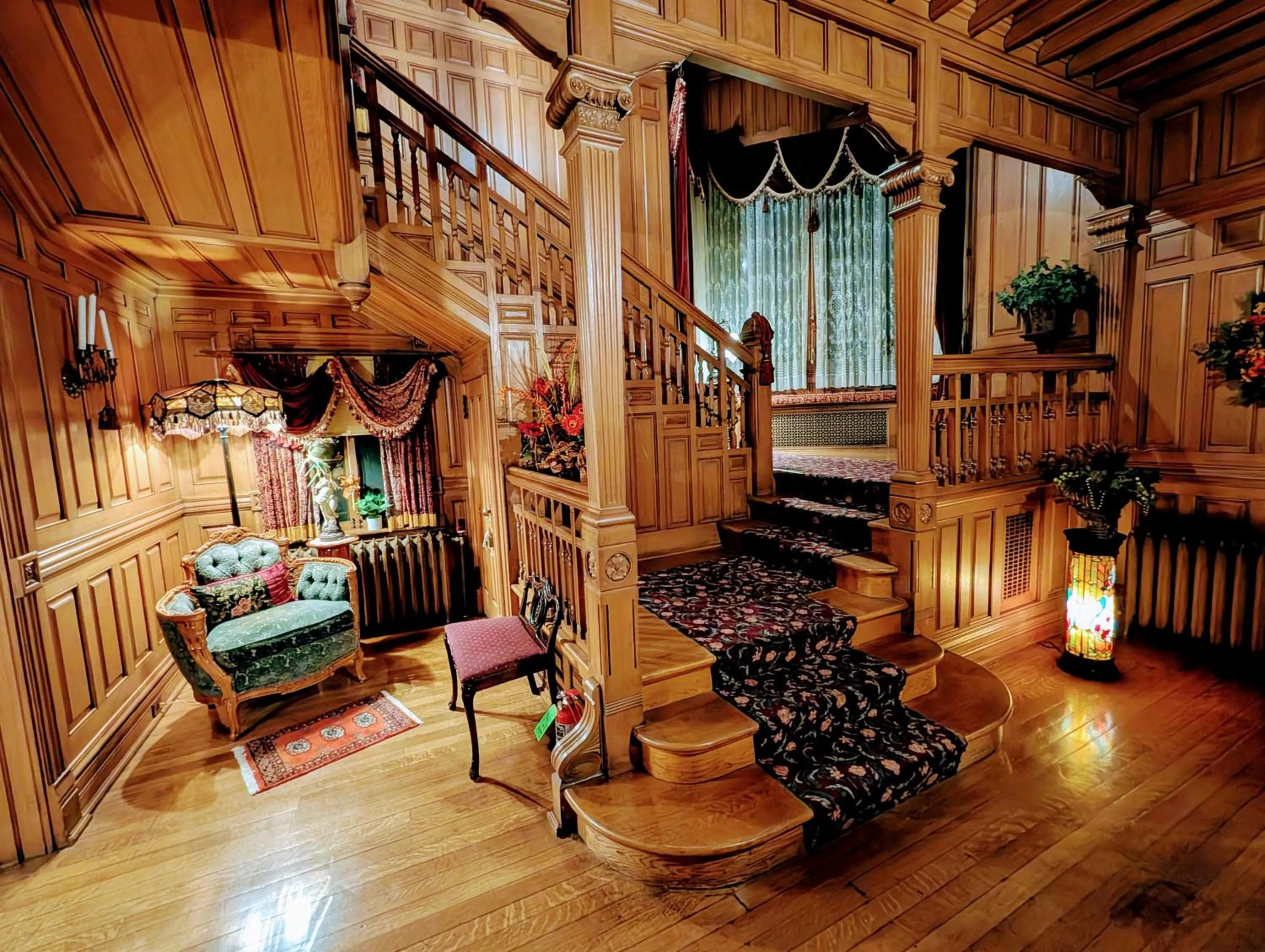 Alexander Mansion Bed and Breakfast