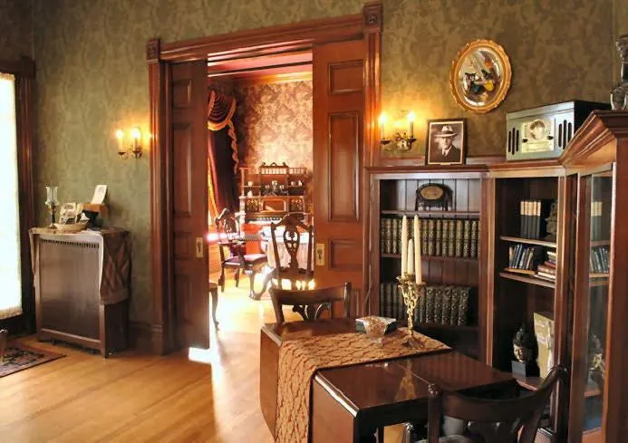 Alexander Mansion Bed and Breakfast