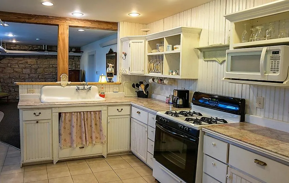 Alexander Mansion Bed and Breakfast