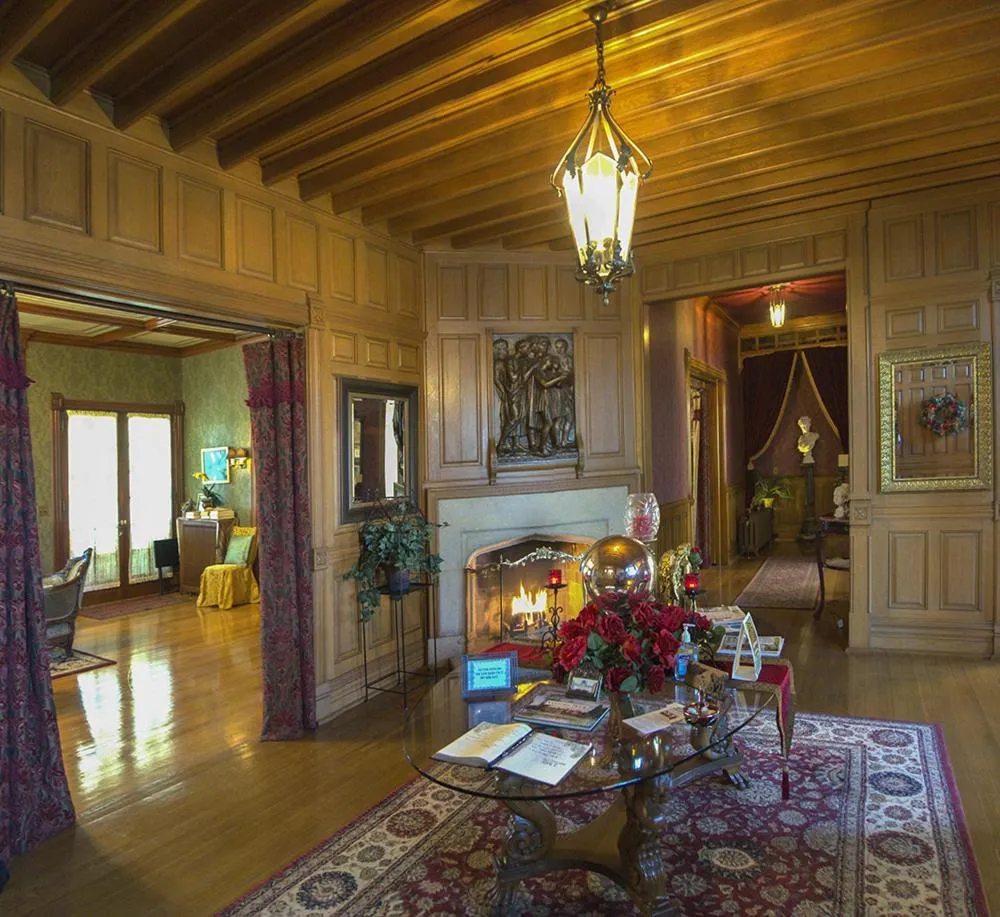 Alexander Mansion Bed and Breakfast