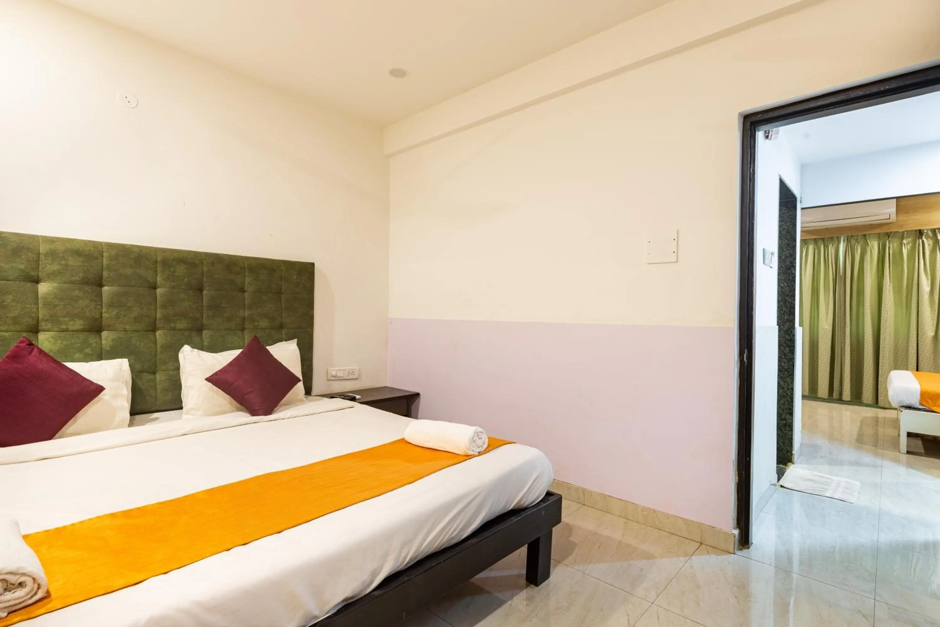 Bedroom, Bed in CALUX Joia Do Mar Resort - Calangute