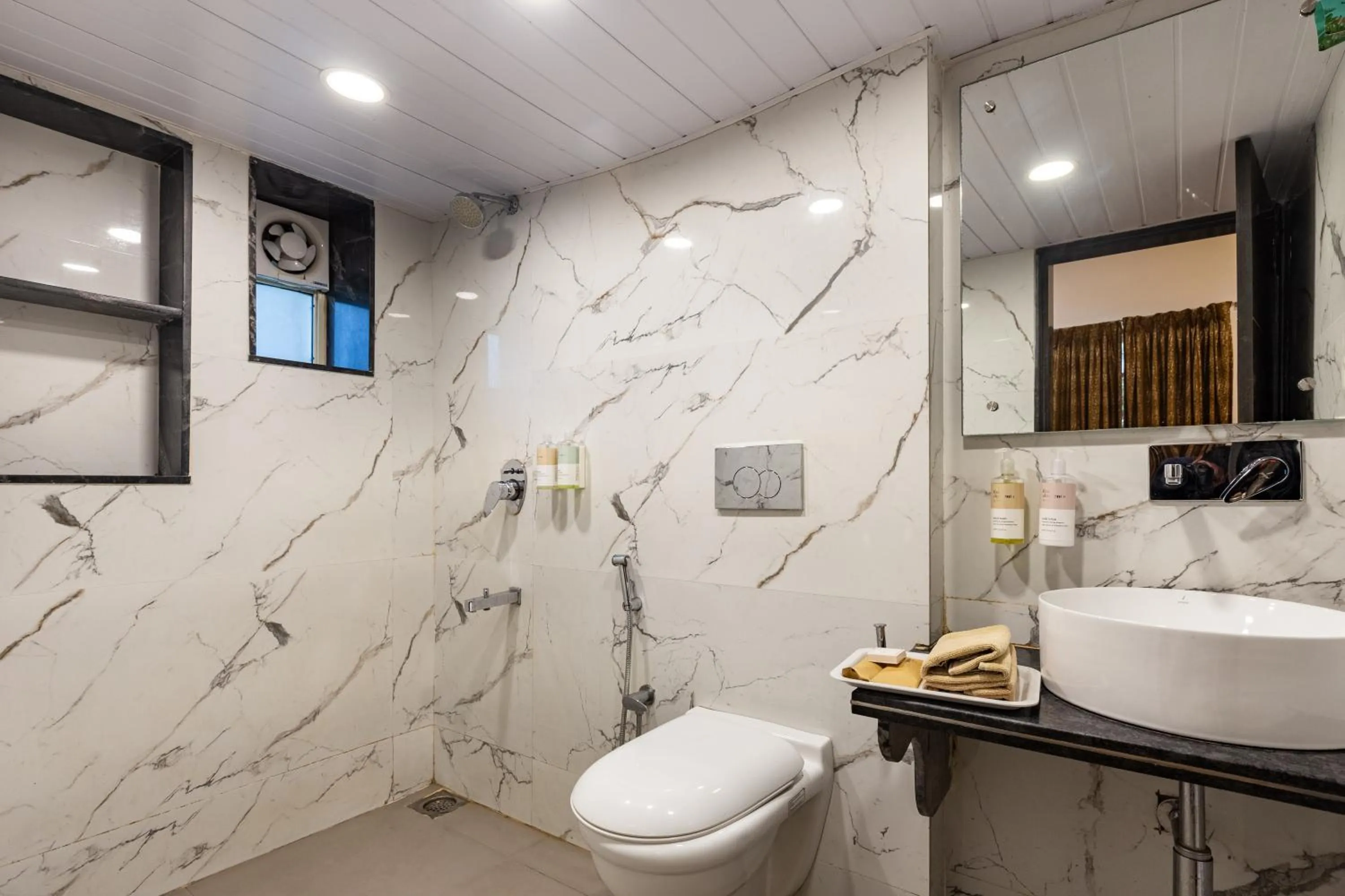 Bathroom in CALUX Joia Do Mar Resort - Calangute