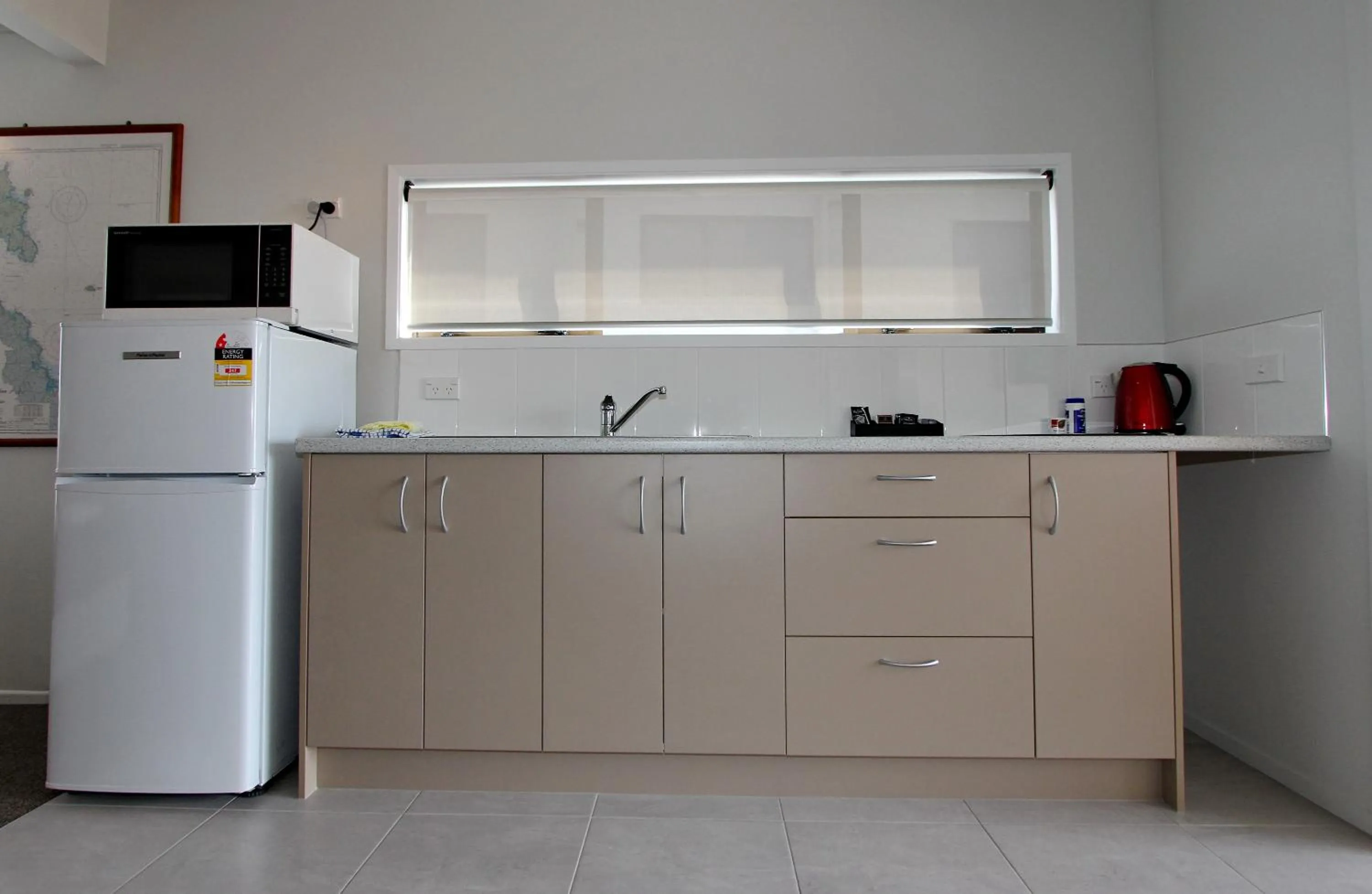 Kitchen or kitchenette in Blue Marlin Apartments