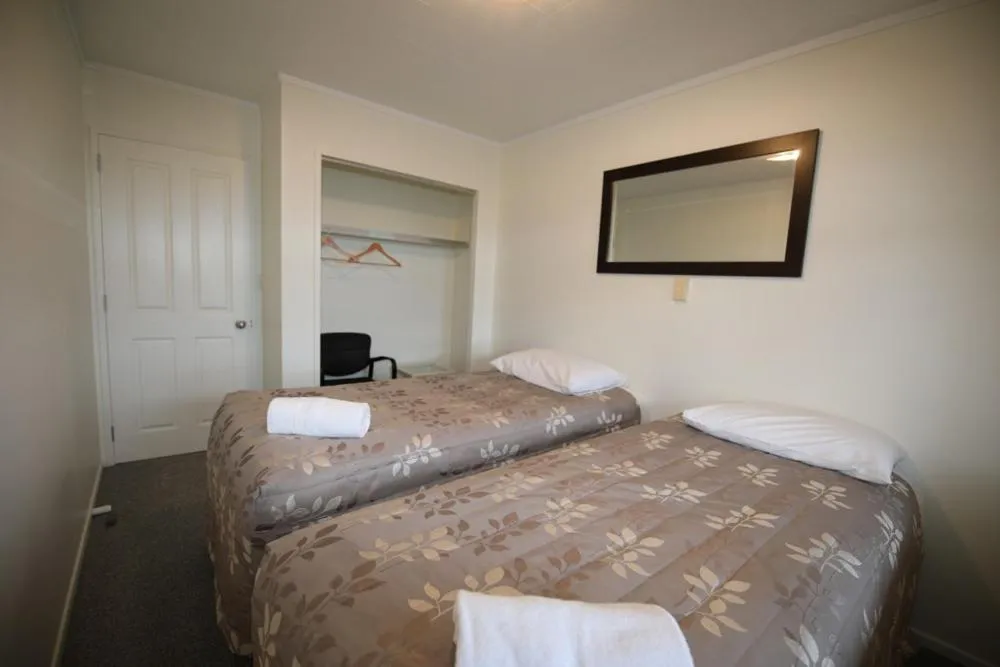 Bedroom, Bed in Blue Marlin Apartments