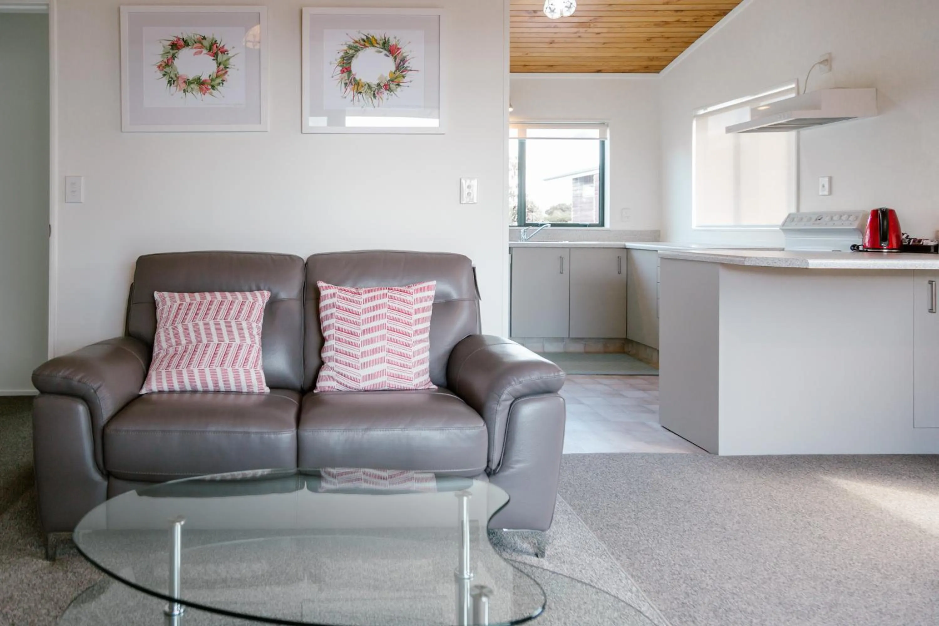 Kitchen or kitchenette in Blue Marlin Apartments