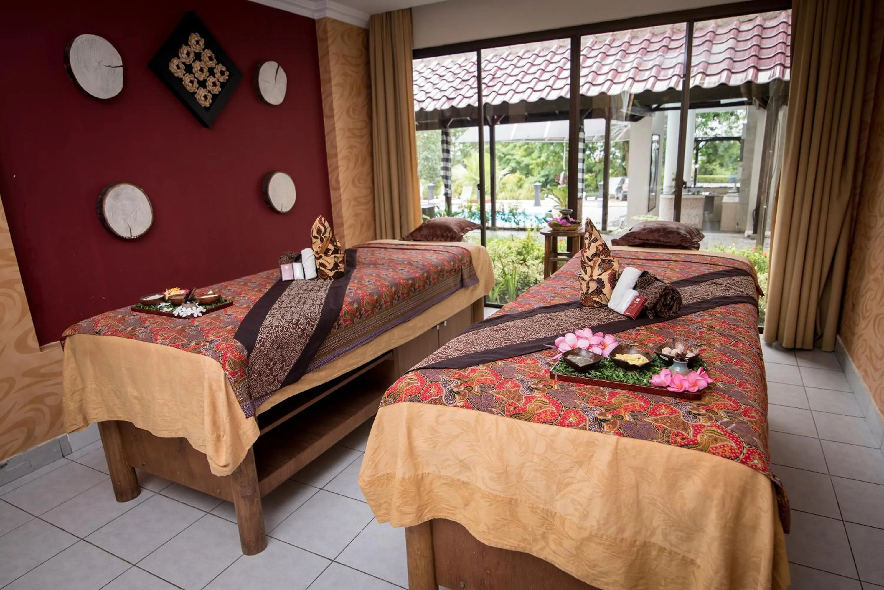 Spa and wellness centre/facilities, Bed in Crown Vista Hotel